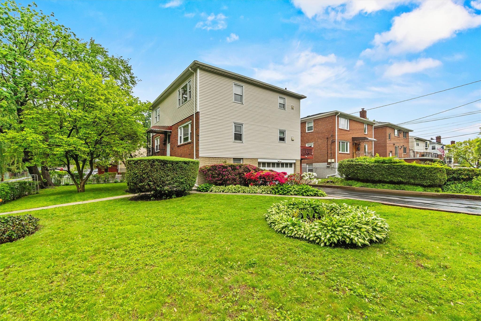 Single Family Harrison  Westchester County, NY 10705, MLS-860509-38