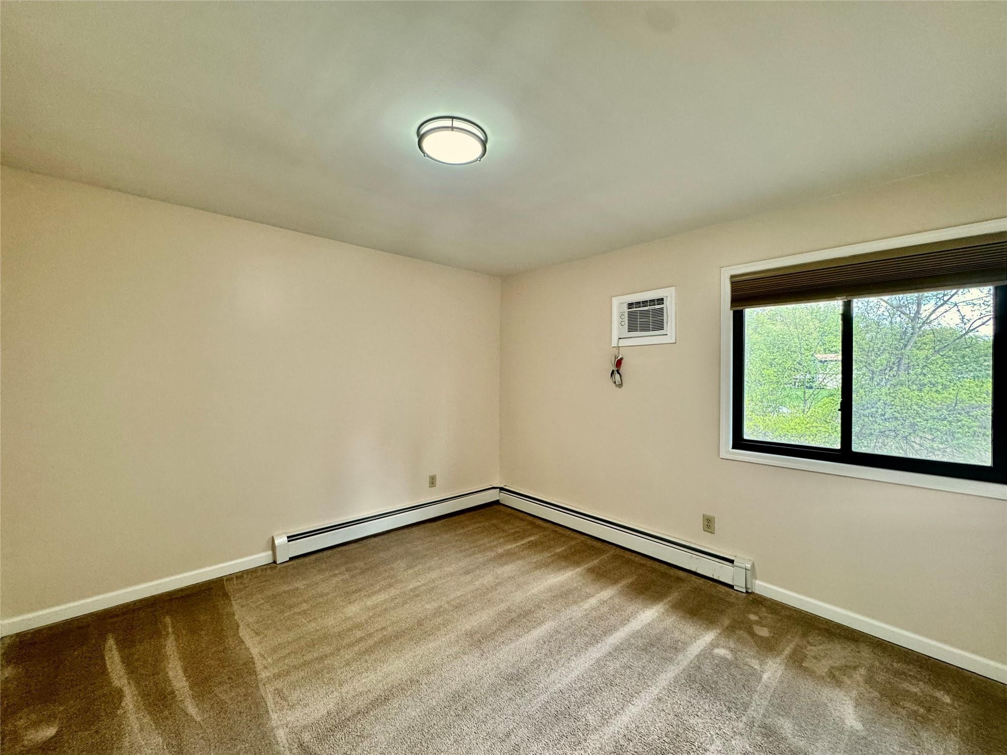 Condo Ebury  Orange County, NY 10940, MLS-860512-16