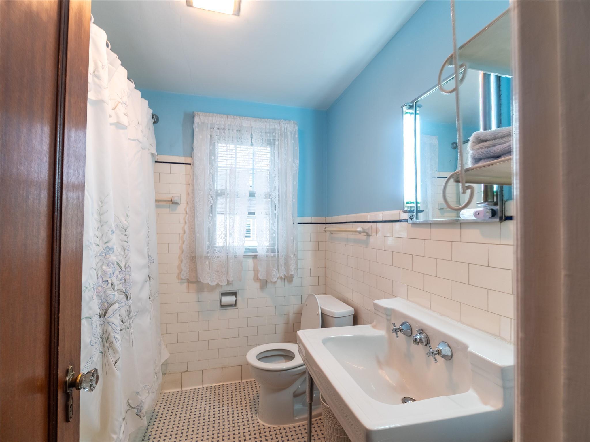 Single Family Robert  Westchester County, NY 10573, MLS-860518-16