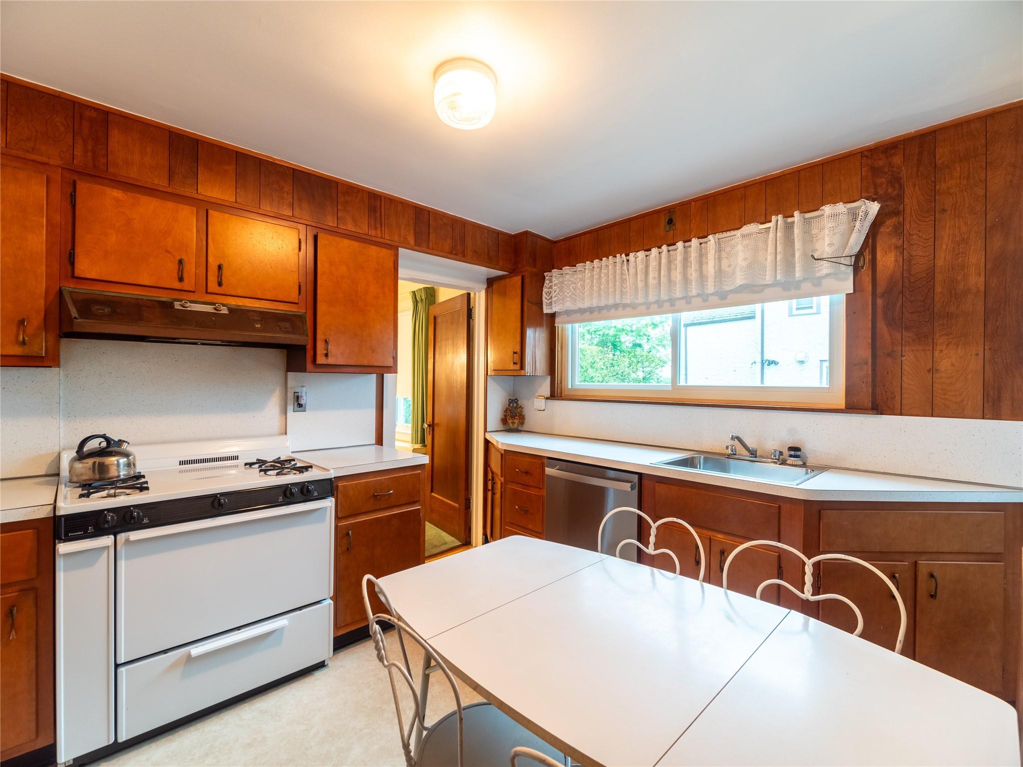 Single Family Robert  Westchester County, NY 10573, MLS-860518-7