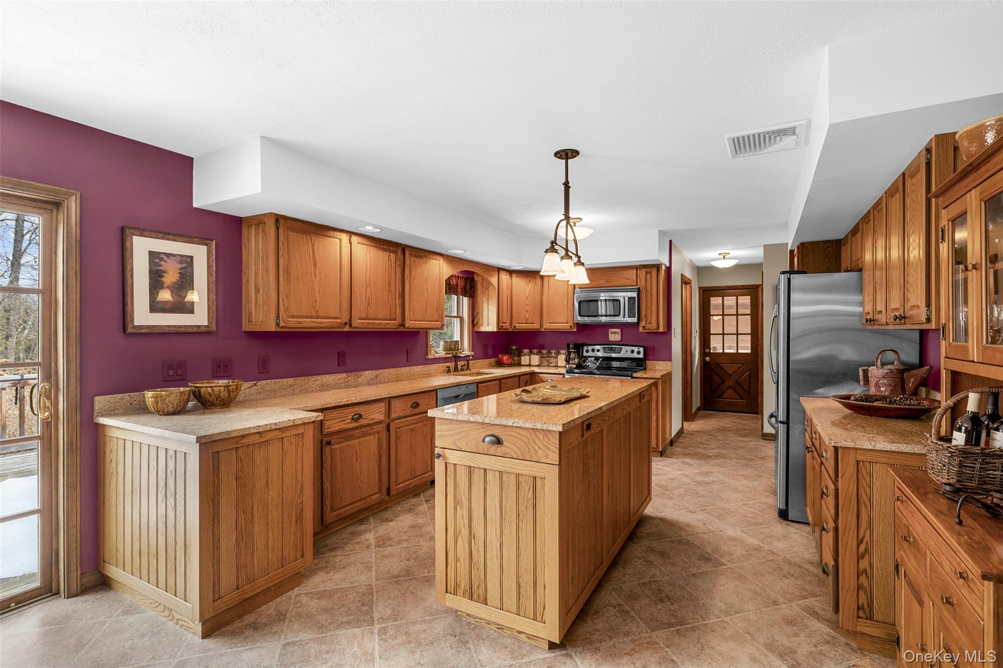 Single Family Mountain View Dr Ulster County, NY 12446, MLS-860574-21