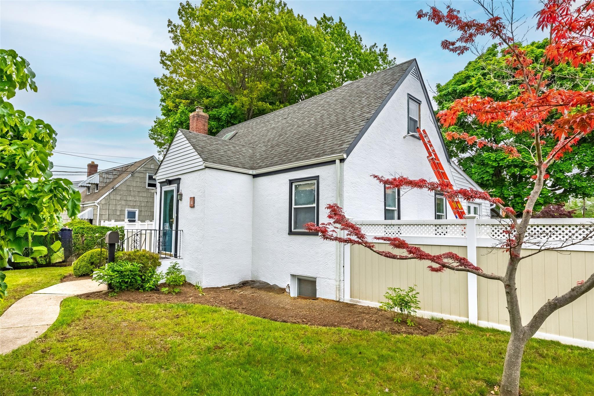 Single Family Underhill  Nassau County, NY 11801, MLS-860576-3