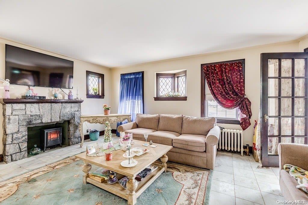 Single Family Belmont  Nassau County, NY 11550, MLS-860587-2