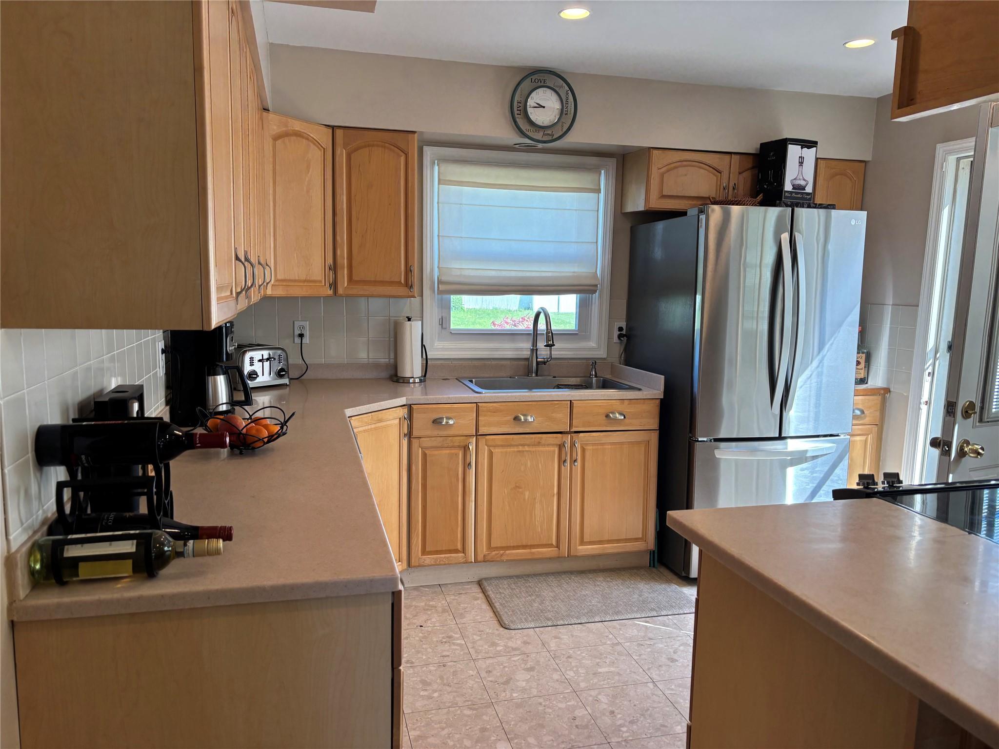 Single Family Davis  Suffolk County, NY 11703, MLS-860618-15