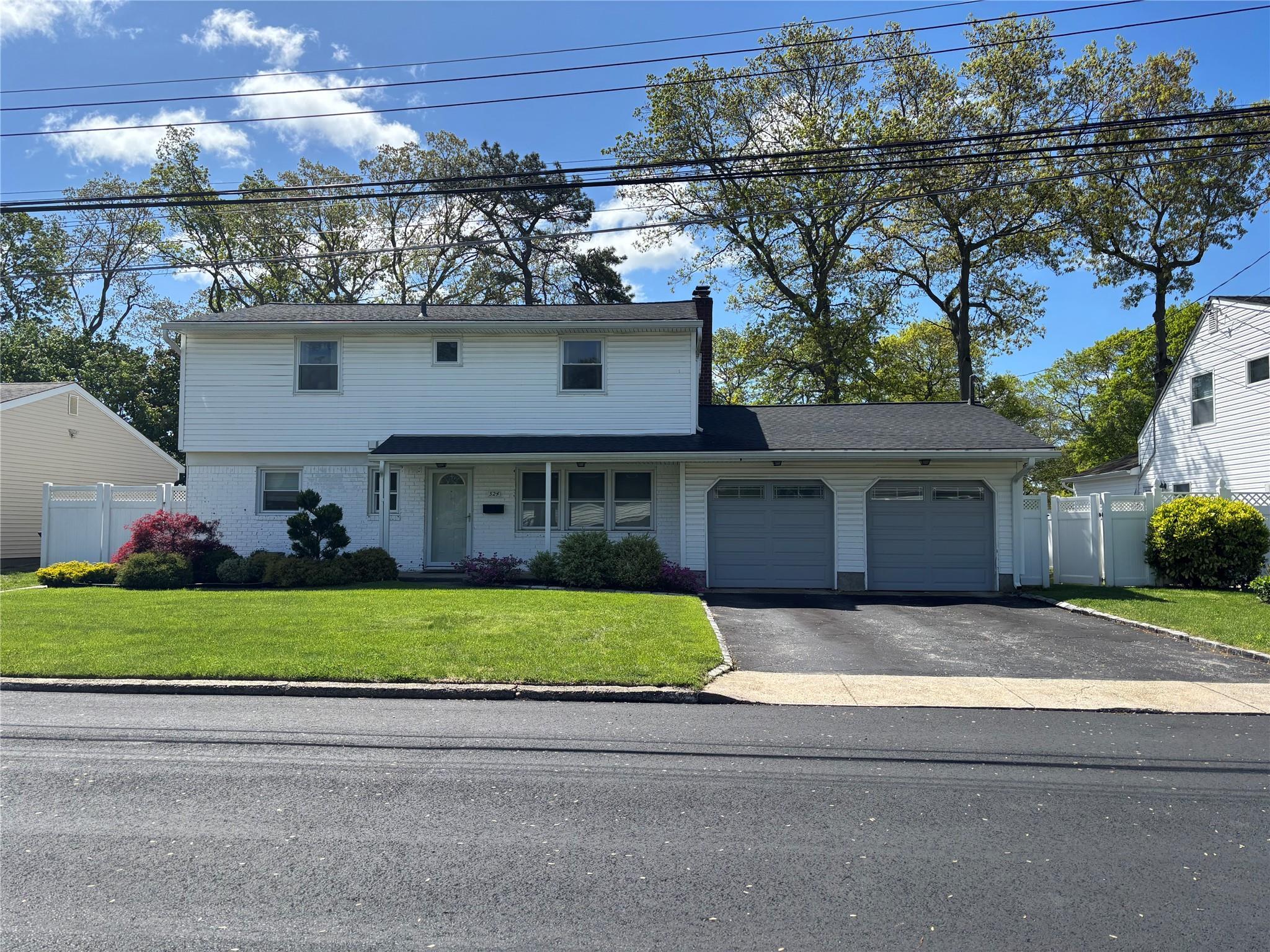 Single Family Davis  Suffolk County, NY 11703, MLS-860618-2