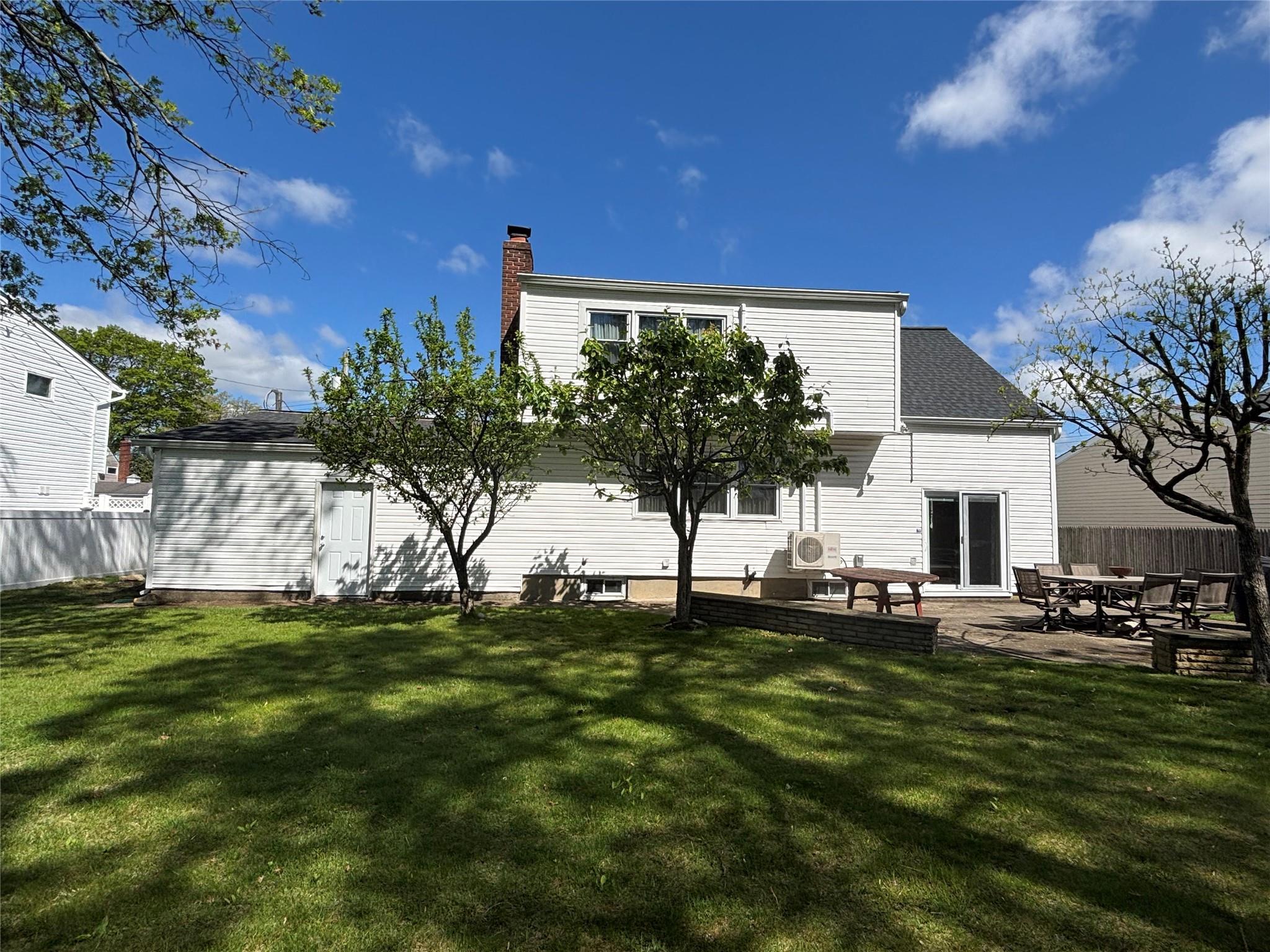 Single Family Davis  Suffolk County, NY 11703, MLS-860618-36