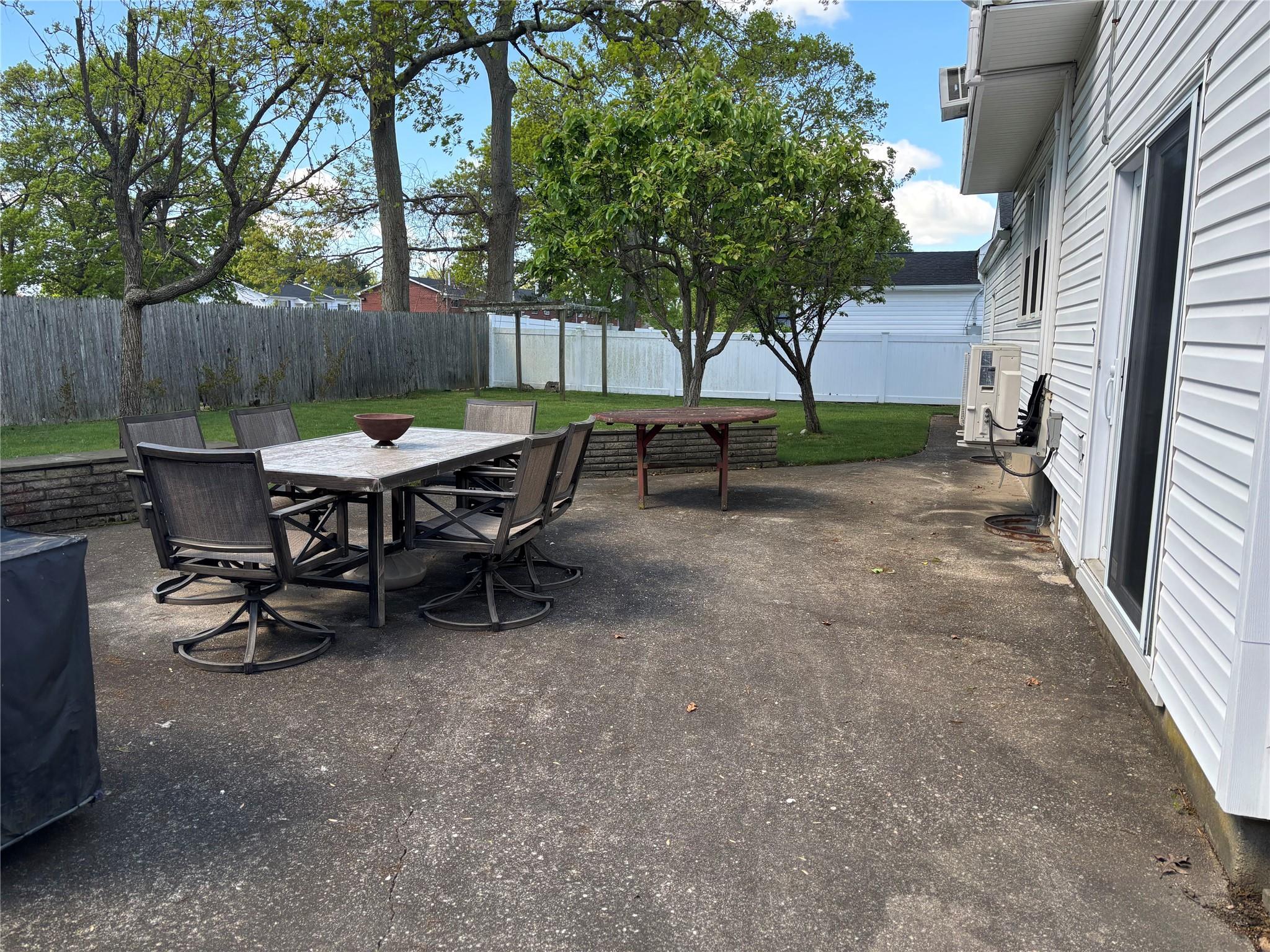 Single Family Davis  Suffolk County, NY 11703, MLS-860618-40