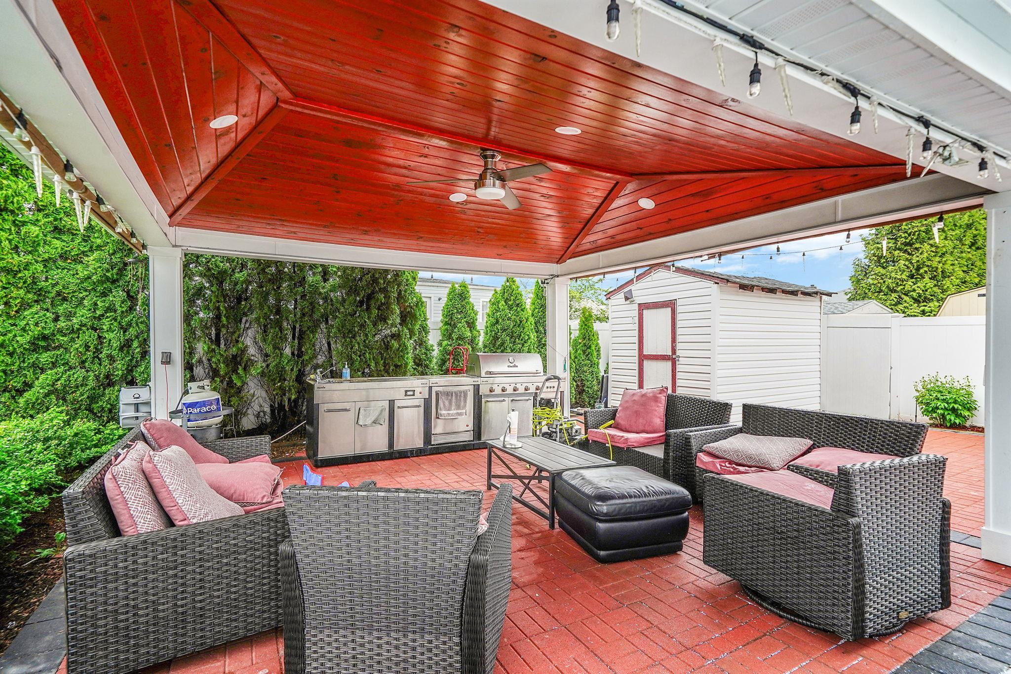 Single Family 44th  Suffolk County, NY 11757, MLS-860621-6