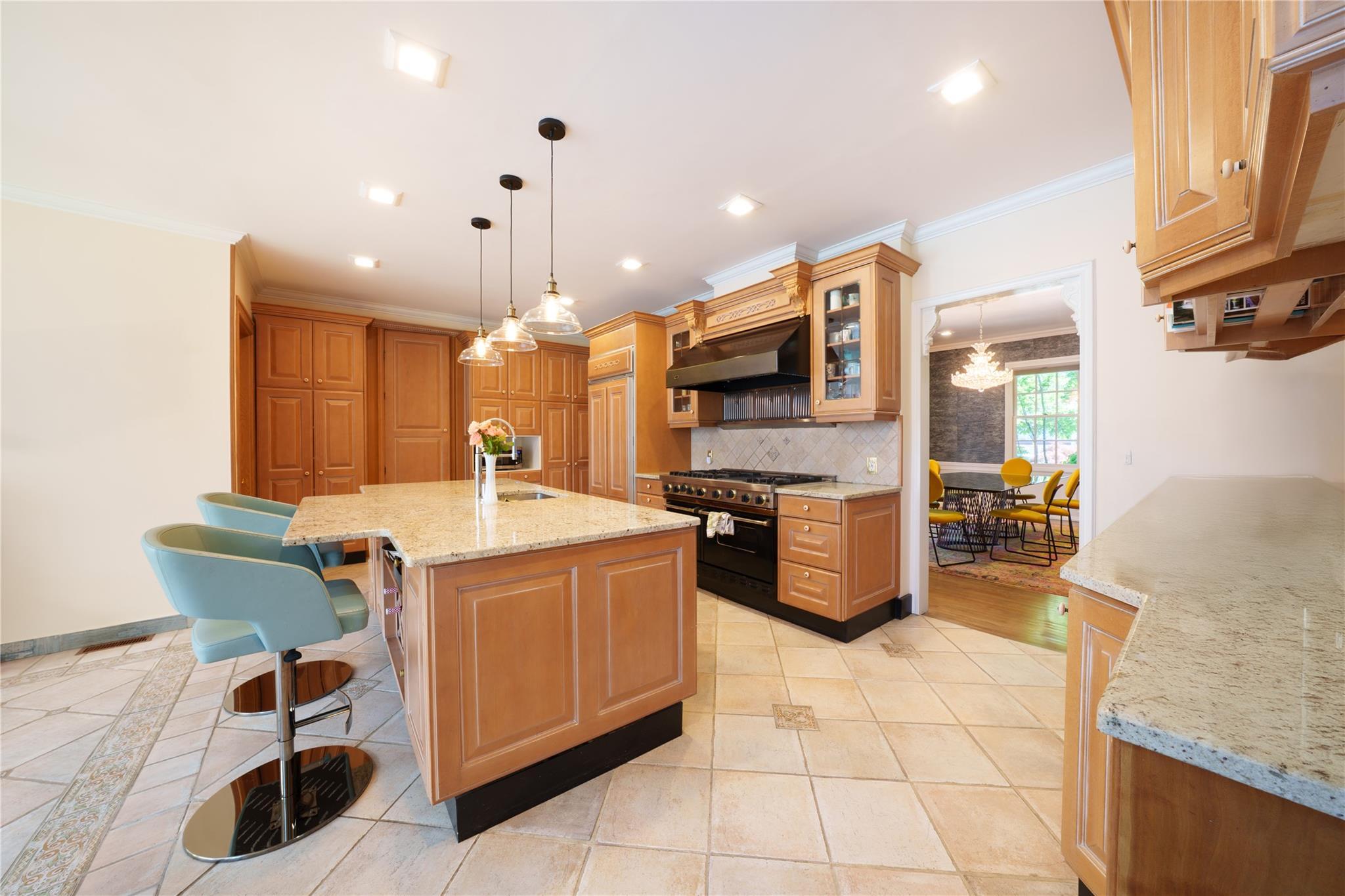 Single Family Little Neck  Queens, NY 11360, MLS-860625-10