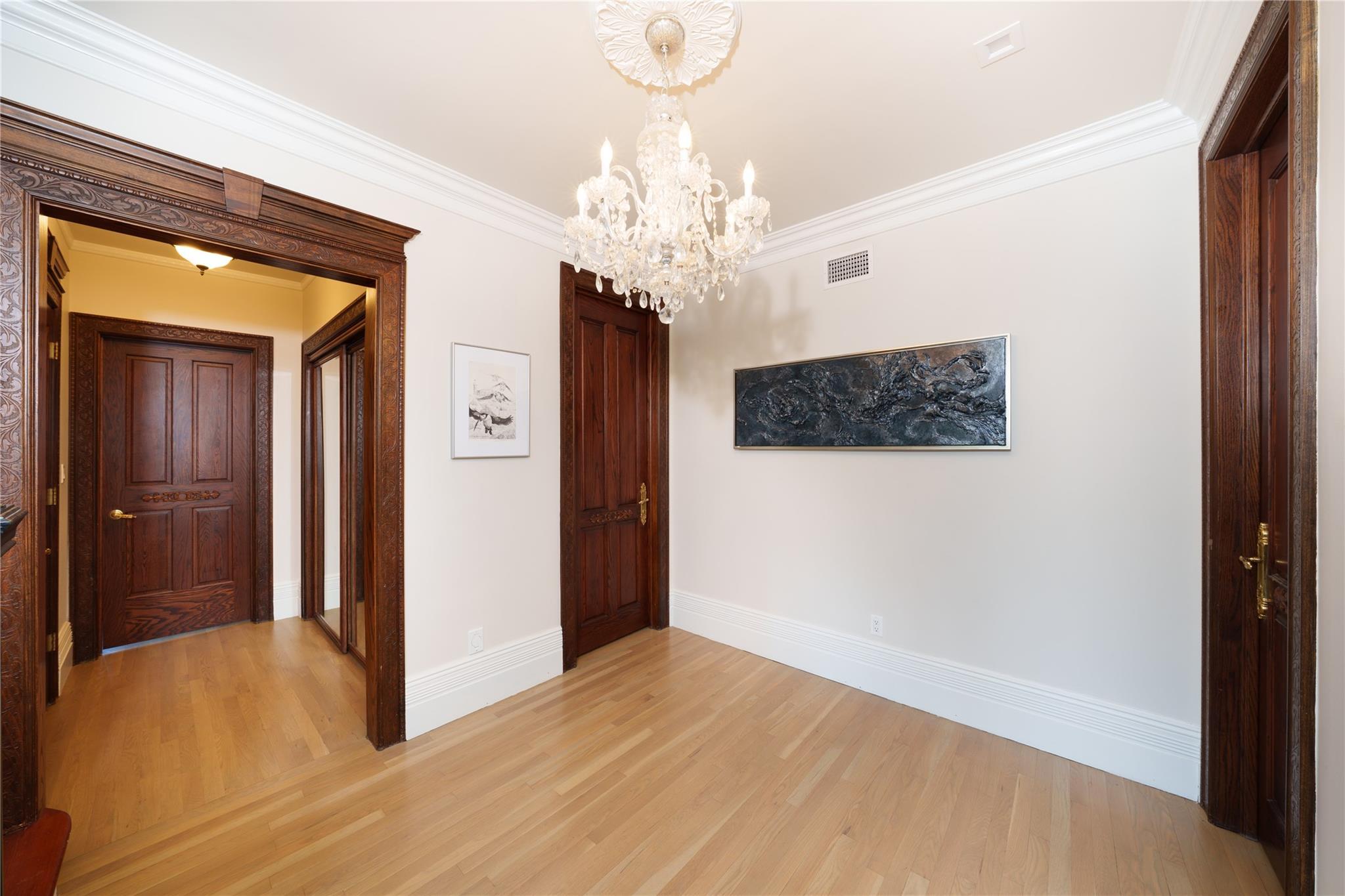 Single Family Little Neck  Queens, NY 11360, MLS-860625-23