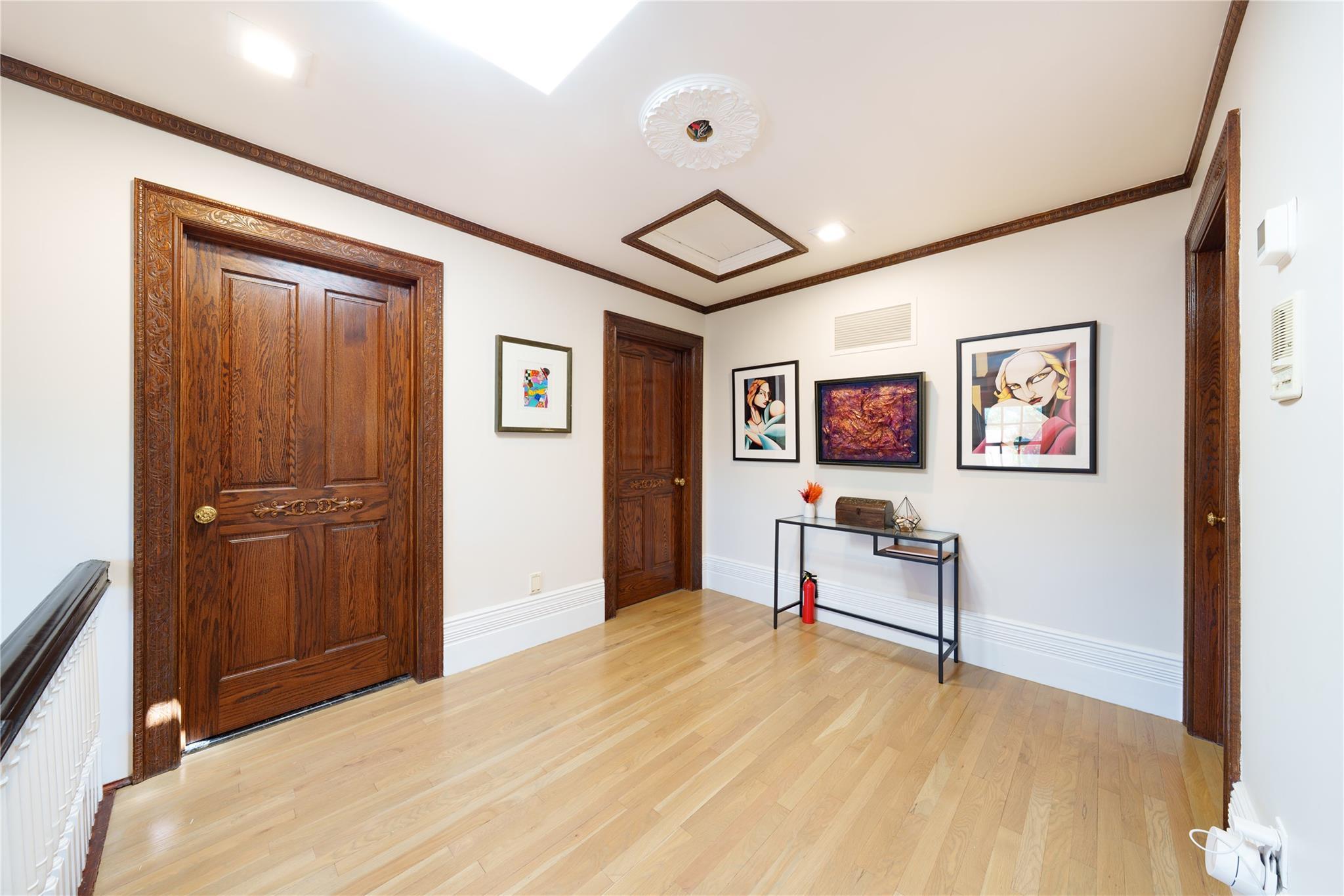 Single Family Little Neck  Queens, NY 11360, MLS-860625-27