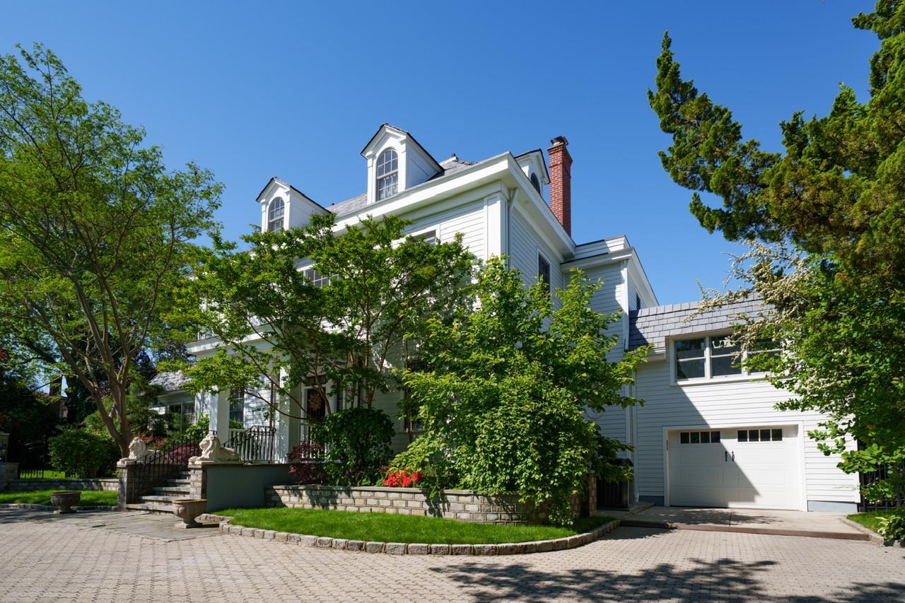 Single Family Little Neck  Queens, NY 11360, MLS-860625-43