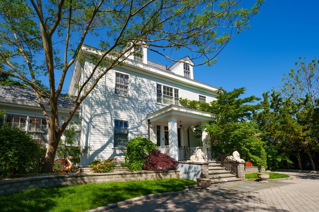 Single Family Little Neck  Queens, NY 11360, MLS-860625-44