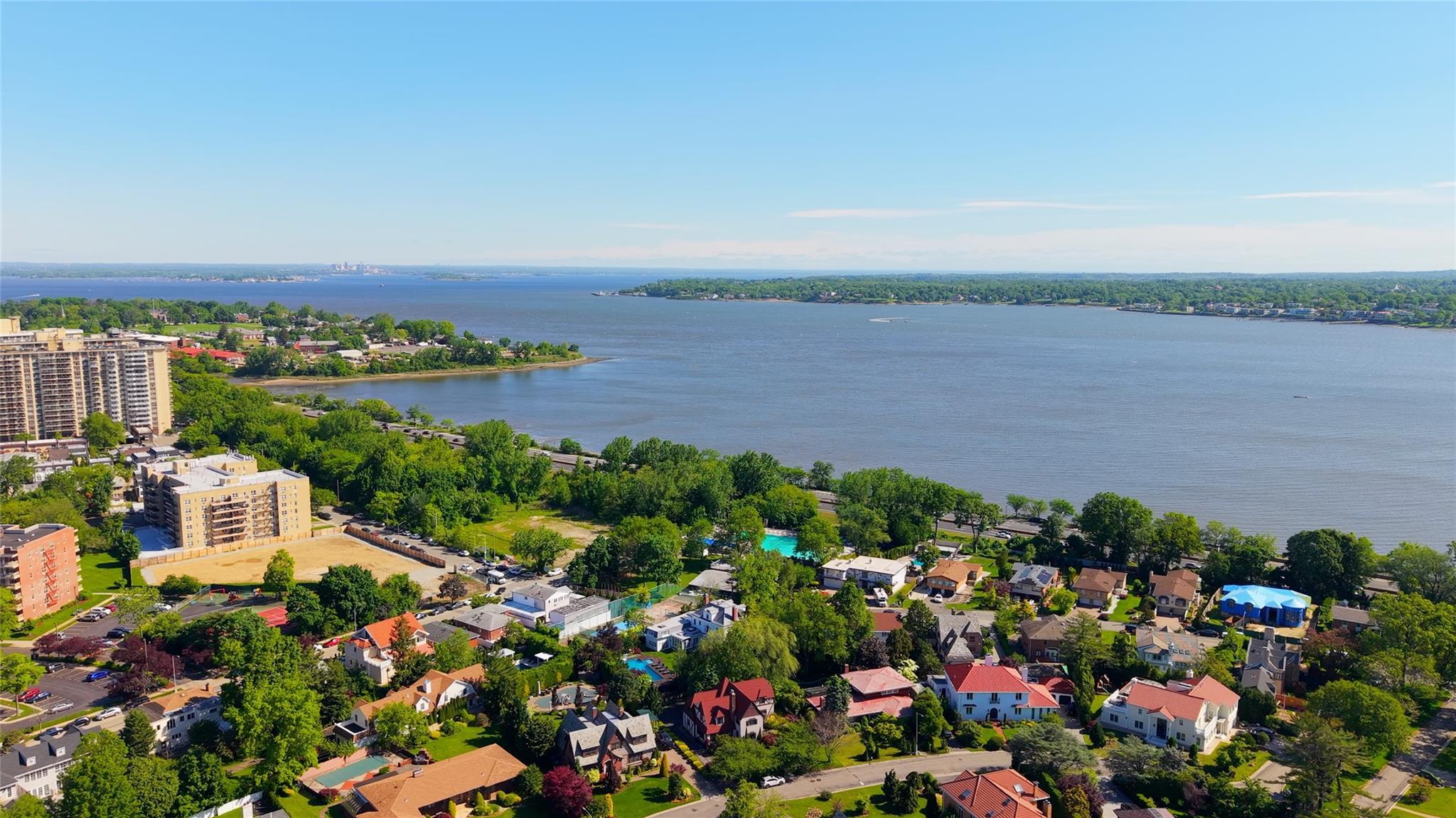 Single Family Little Neck  Queens, NY 11360, MLS-860625-45