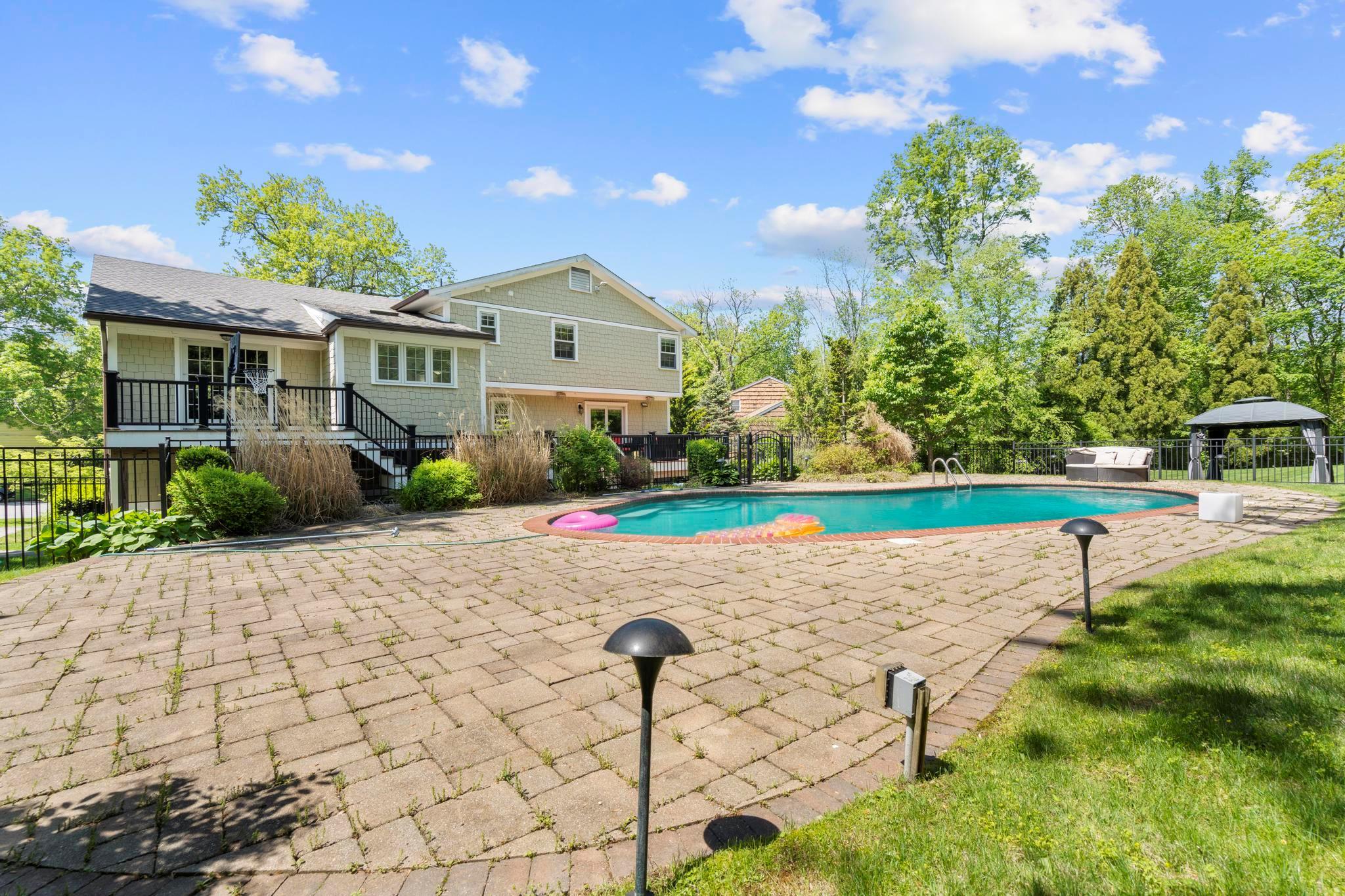 Single Family Cherry  Westchester County, NY 10583, MLS-860636-42
