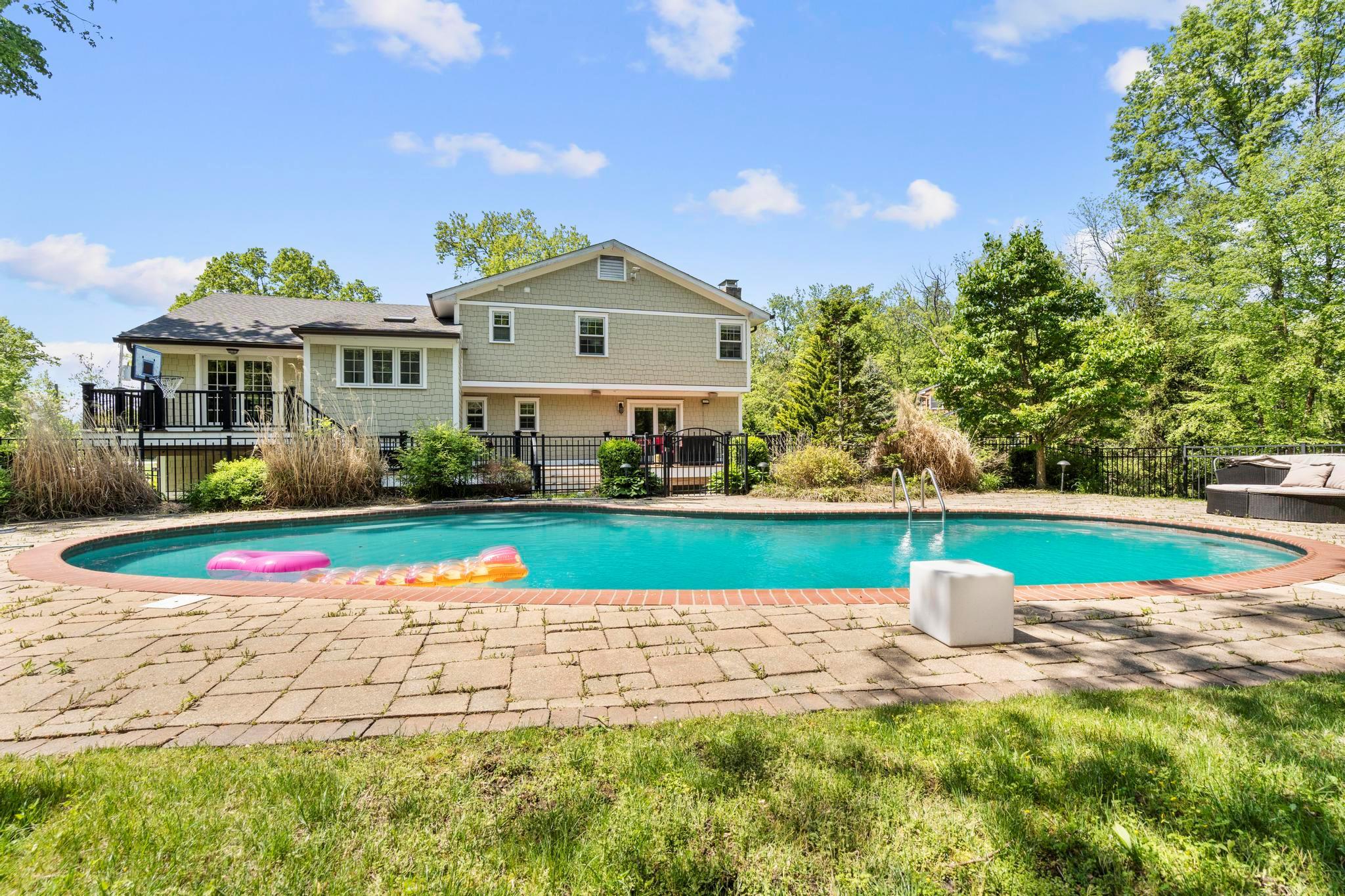 Single Family Cherry  Westchester County, NY 10583, MLS-860636-43