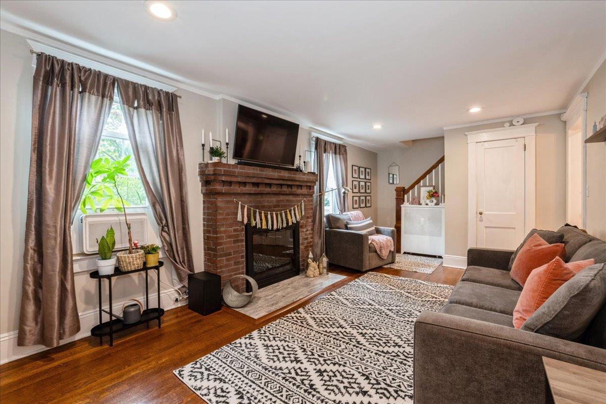 Single Family Coles  Nassau County, NY 11542, MLS-860648-11