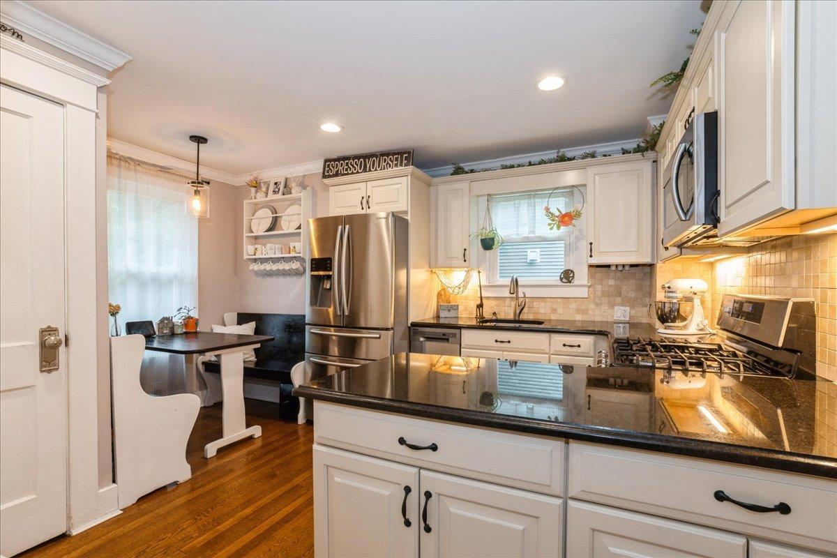 Single Family Coles  Nassau County, NY 11542, MLS-860648-17