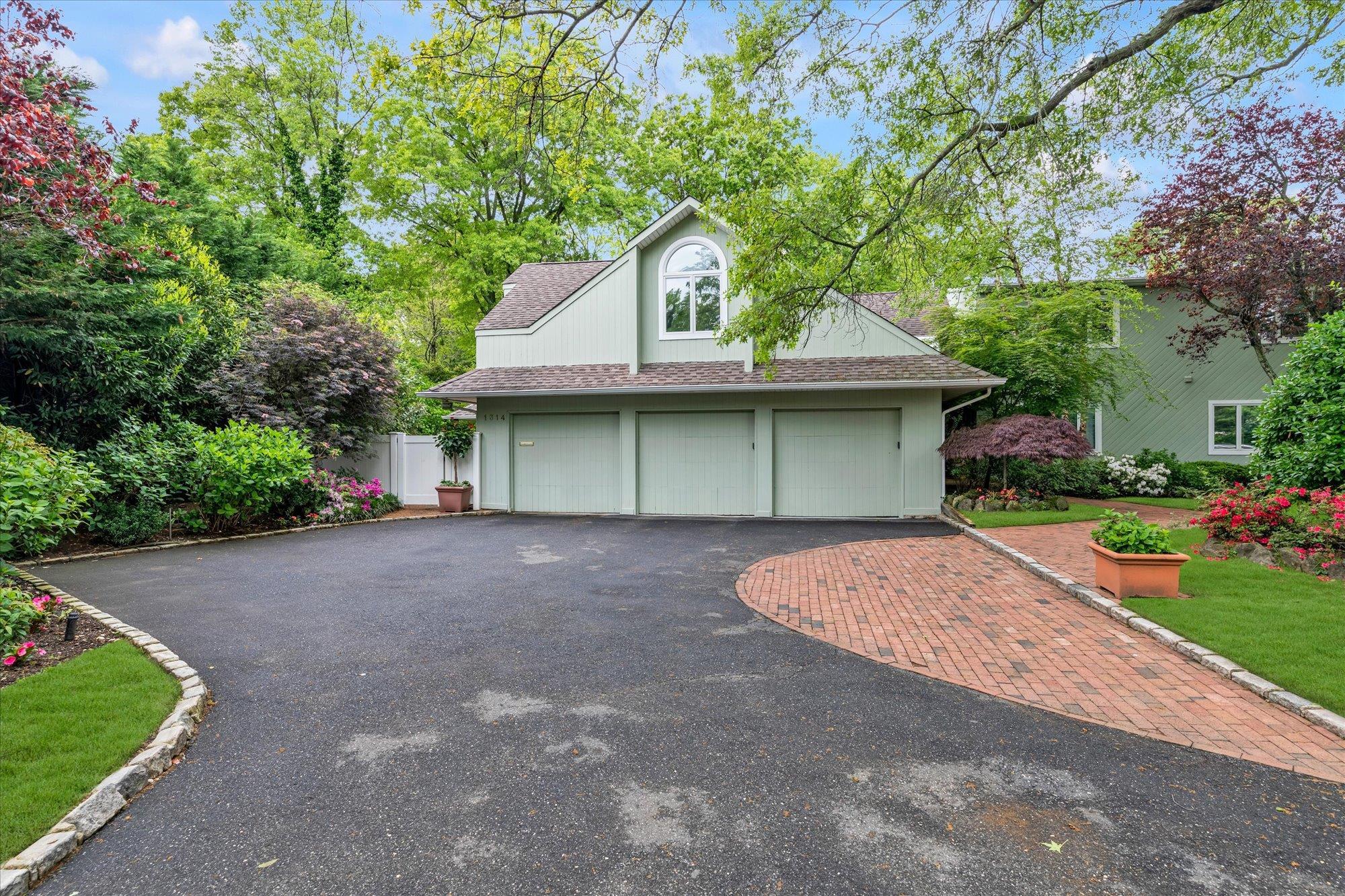 Single Family Everit  Nassau County, NY 11557, MLS-860655-30