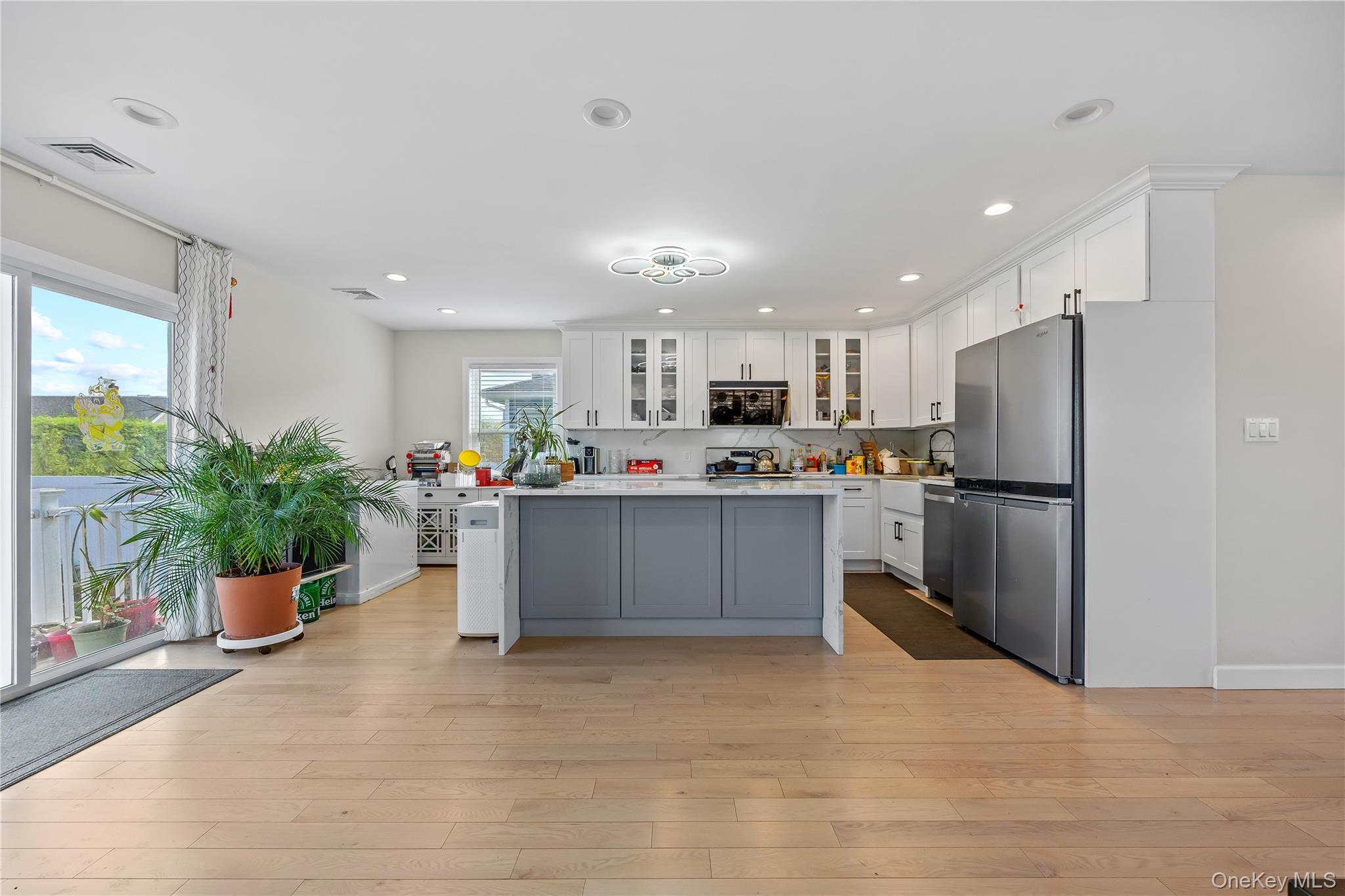 Single Family South  Nassau County, NY 11783, MLS-860670-11