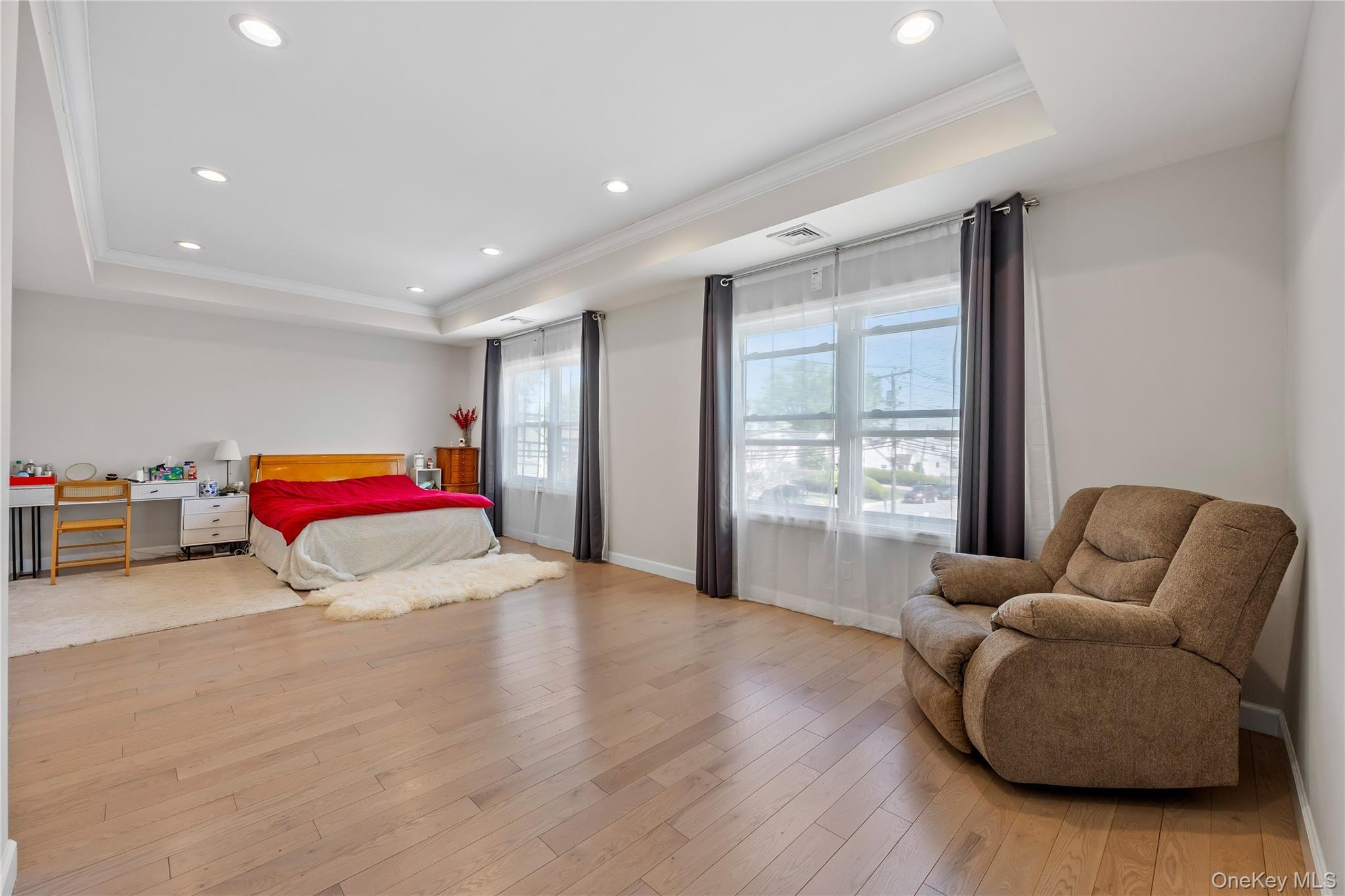 Single Family South  Nassau County, NY 11783, MLS-860670-12