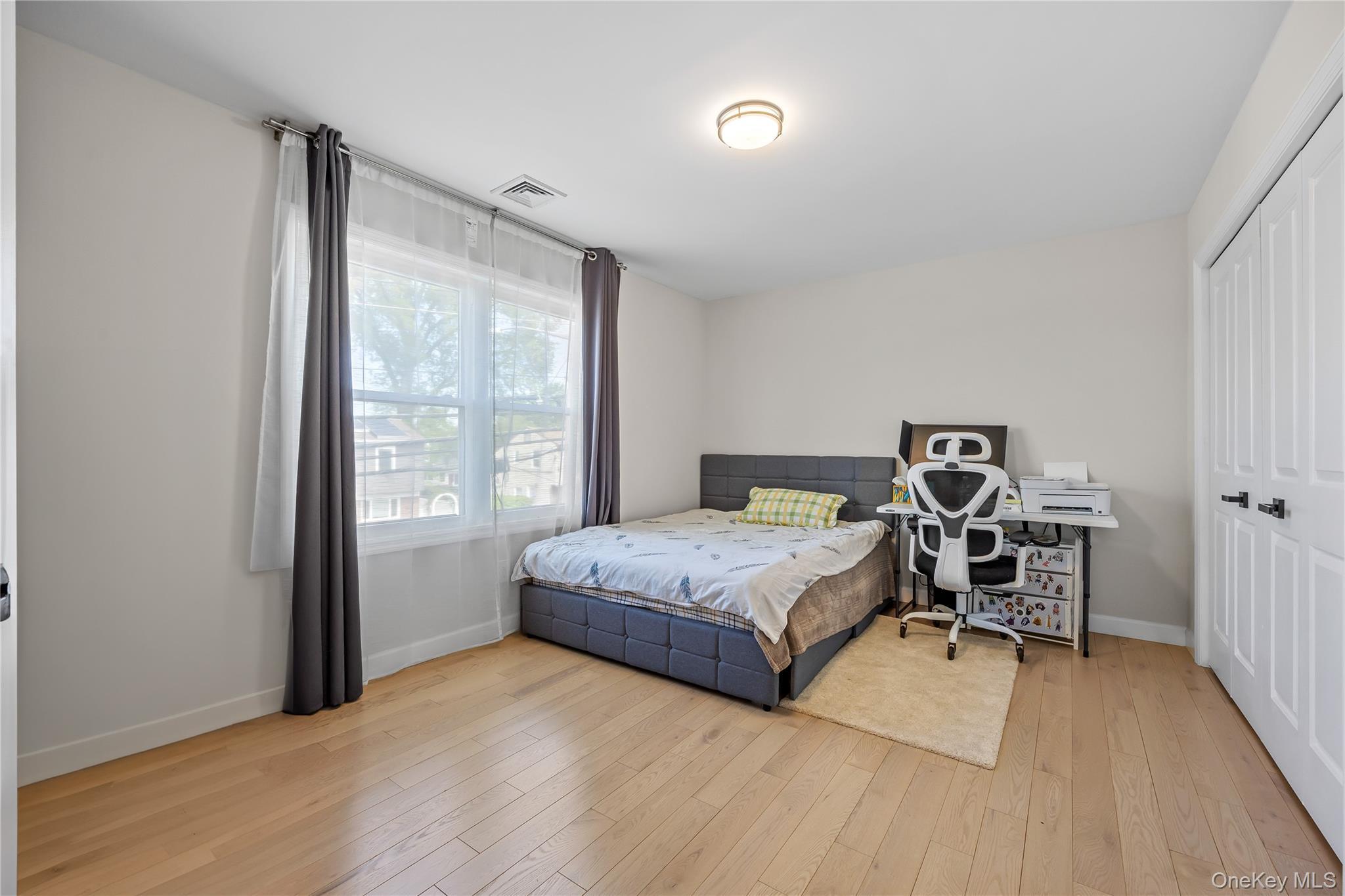 Single Family South  Nassau County, NY 11783, MLS-860670-19