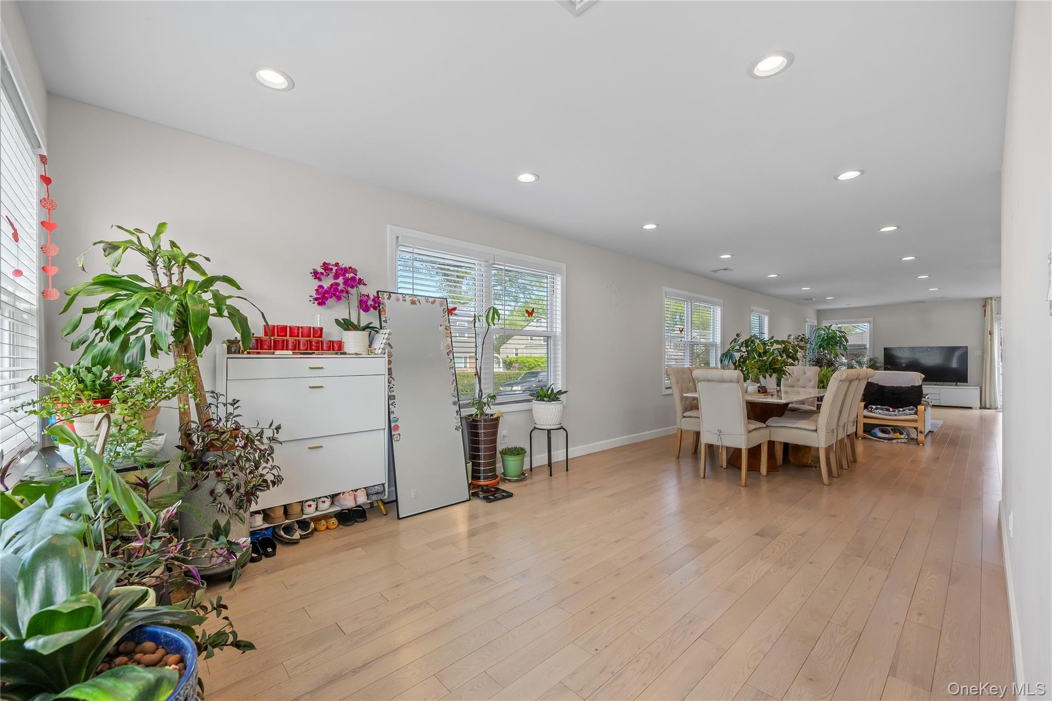 Single Family South  Nassau County, NY 11783, MLS-860670-9