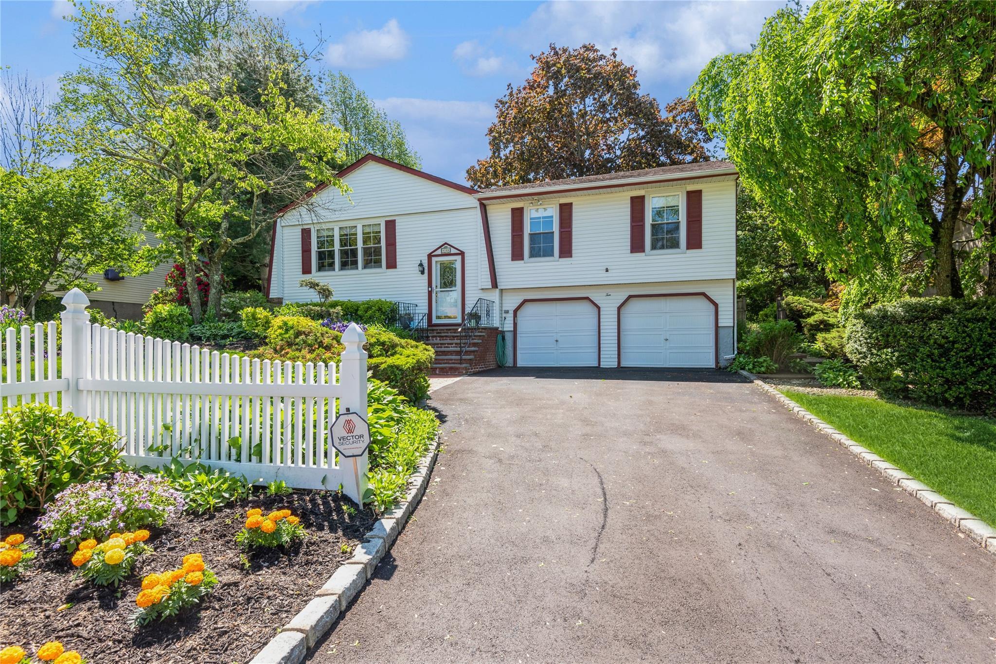 Single Family Phyllis  Suffolk County, NY 11754, MLS-860675-2