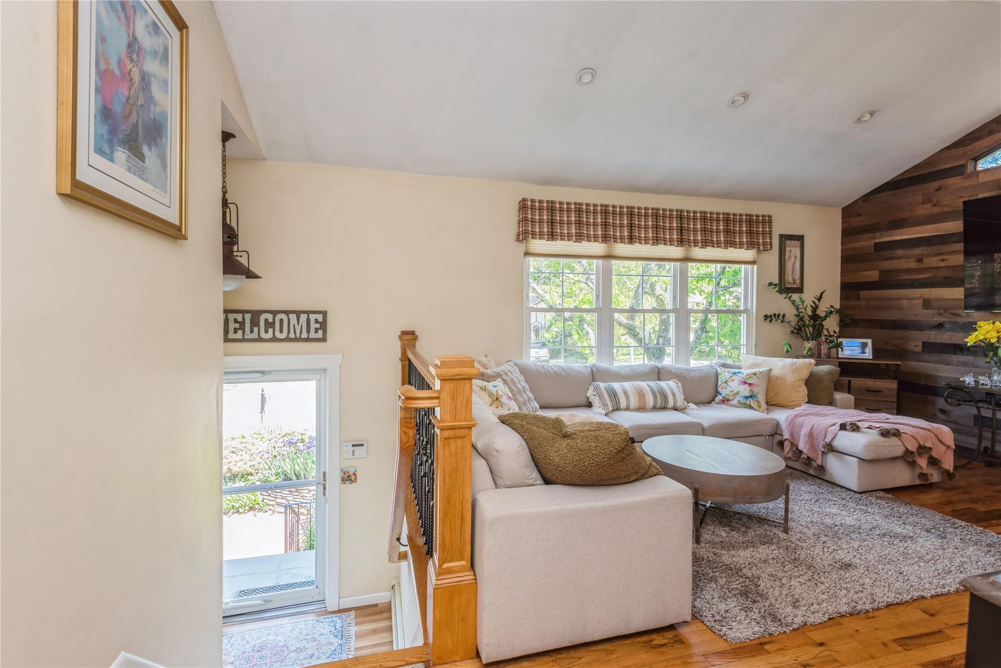 Single Family Phyllis  Suffolk County, NY 11754, MLS-860675-5