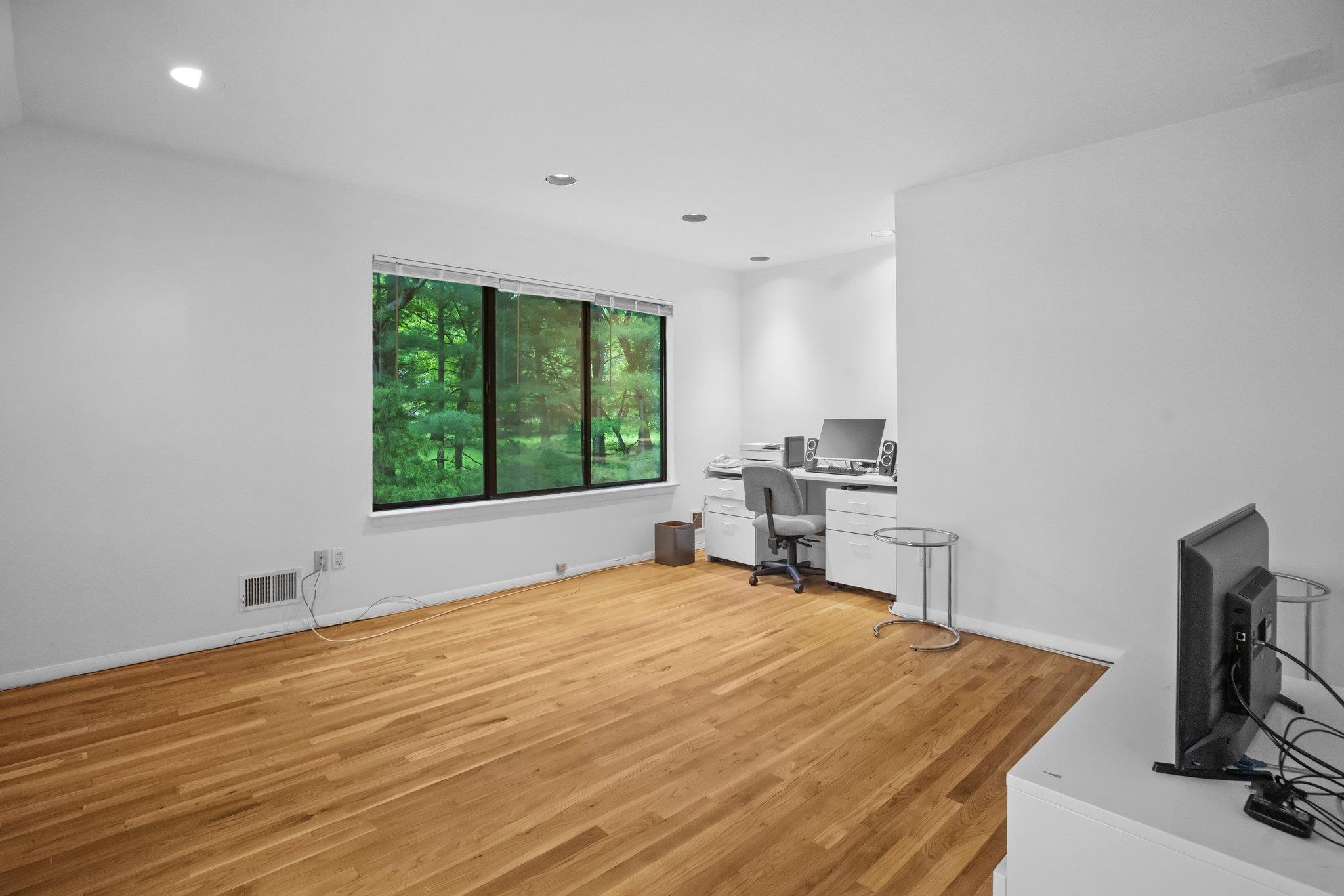 Single Family Ponds  Westchester County, NY 10577, MLS-860686-21