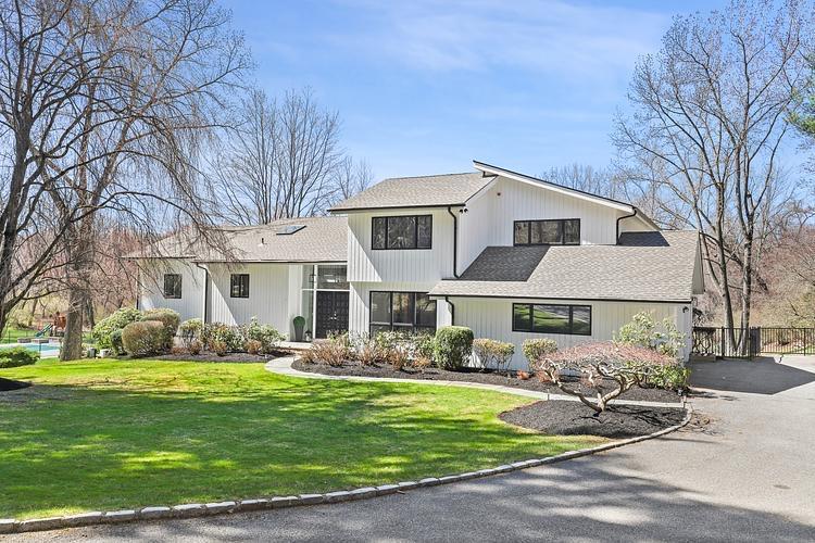 Single Family Round Hill  Westchester County, NY 10504, MLS-860688-3