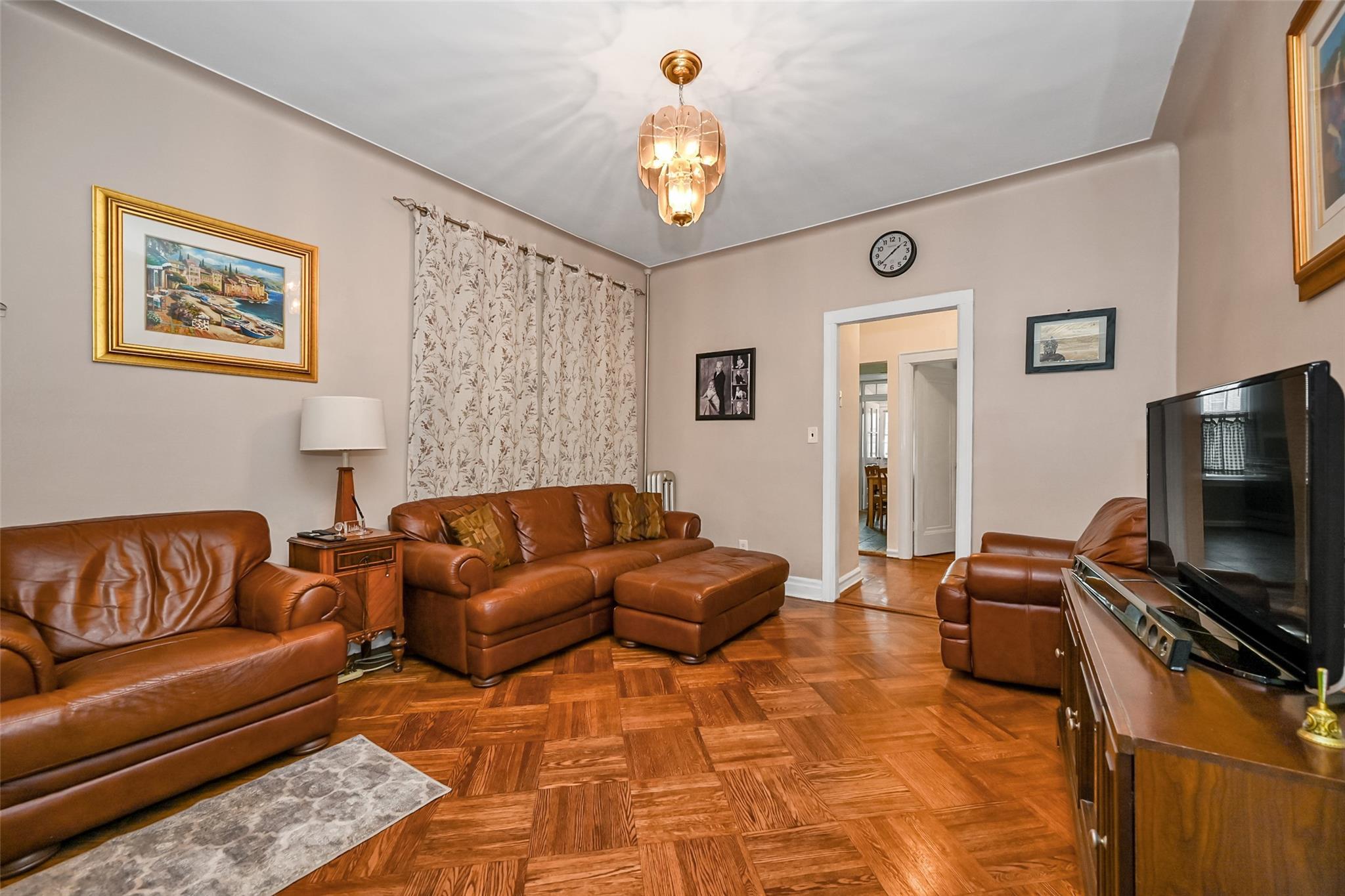 Single Family 46th  Queens, NY 11103, MLS-860700-11