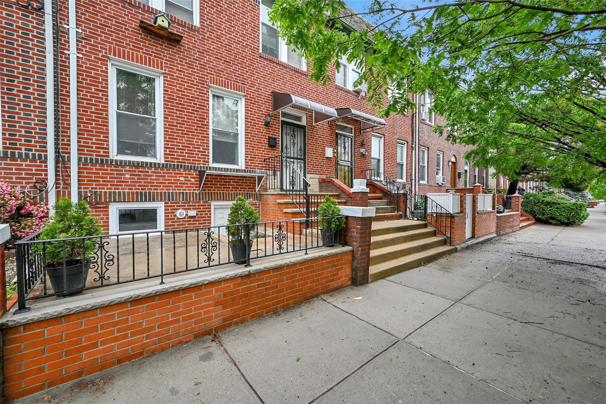 Single Family 46th  Queens, NY 11103, MLS-860700-21