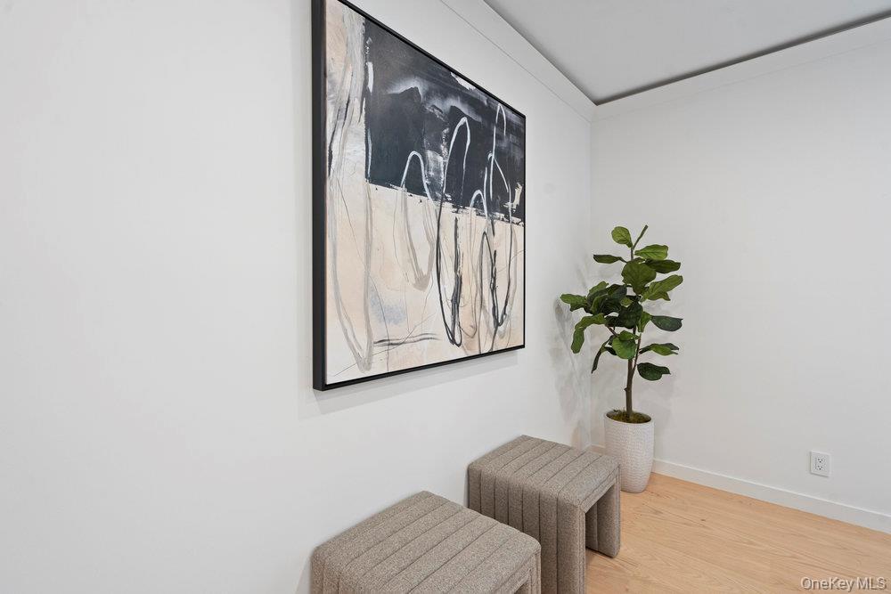 Single Family Bentley Nassau County, NY 11023, MLS-860727-12