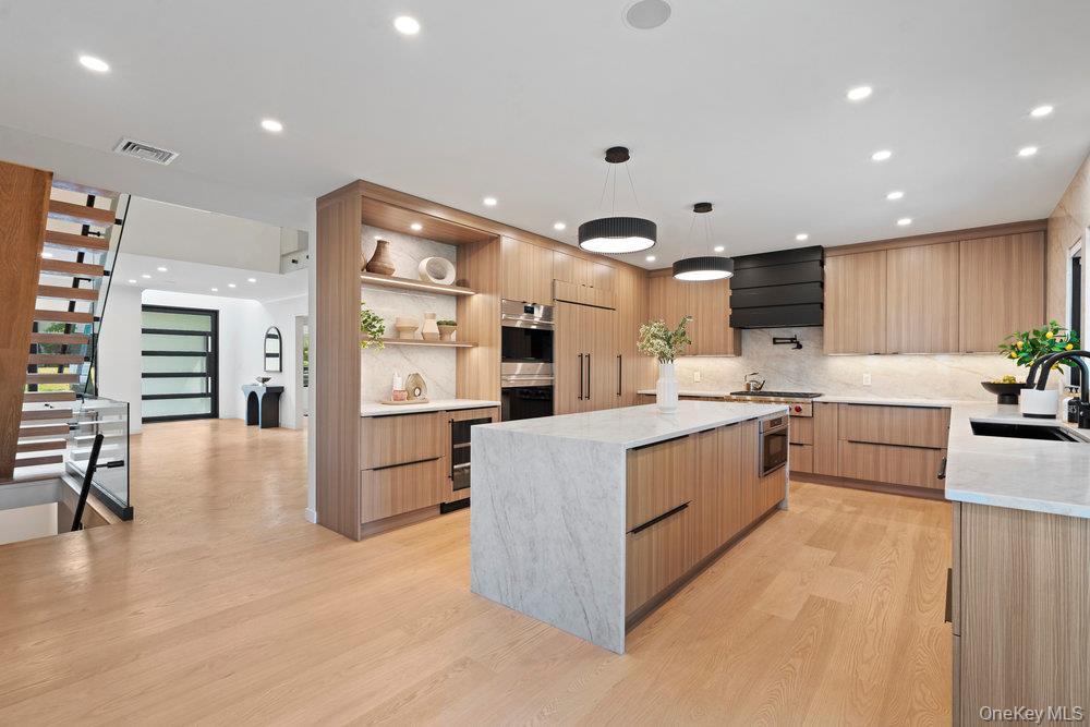 Single Family Bentley Nassau County, NY 11023, MLS-860727-16