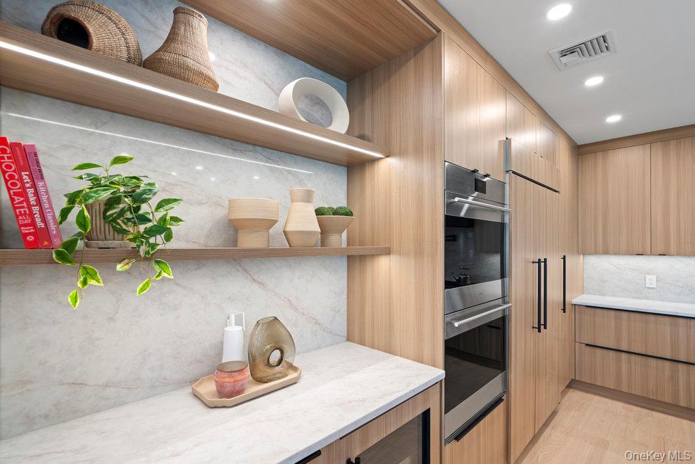 Single Family Bentley Nassau County, NY 11023, MLS-860727-21