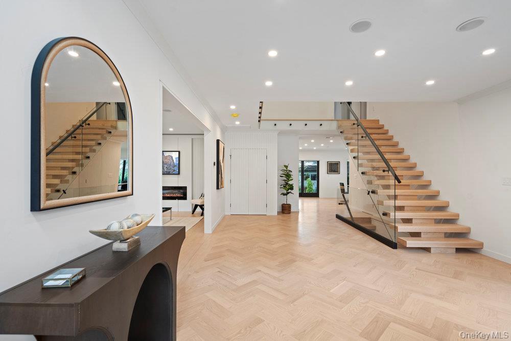 Single Family Bentley Nassau County, NY 11023, MLS-860727-3