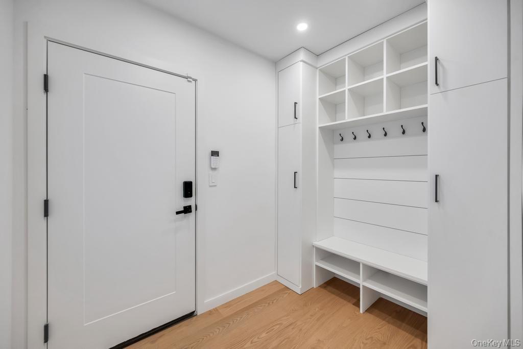 Single Family Bentley Nassau County, NY 11023, MLS-860727-42