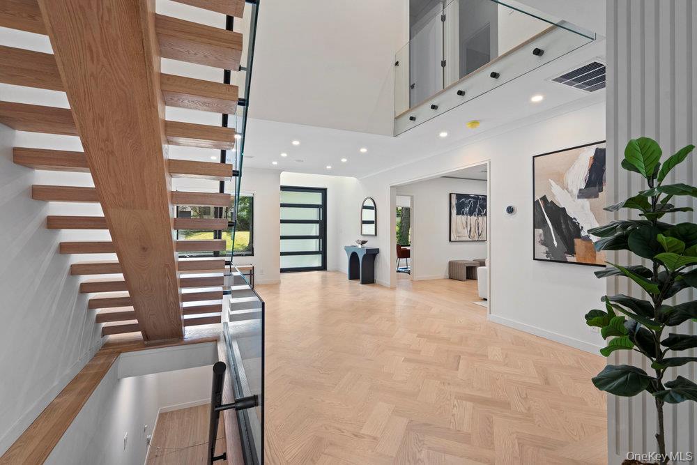 Single Family Bentley Nassau County, NY 11023, MLS-860727-5