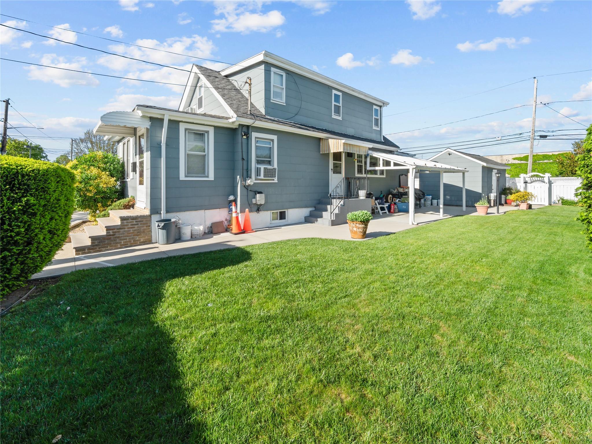 Single Family Savoy  Nassau County, NY 11003, MLS-860732-6
