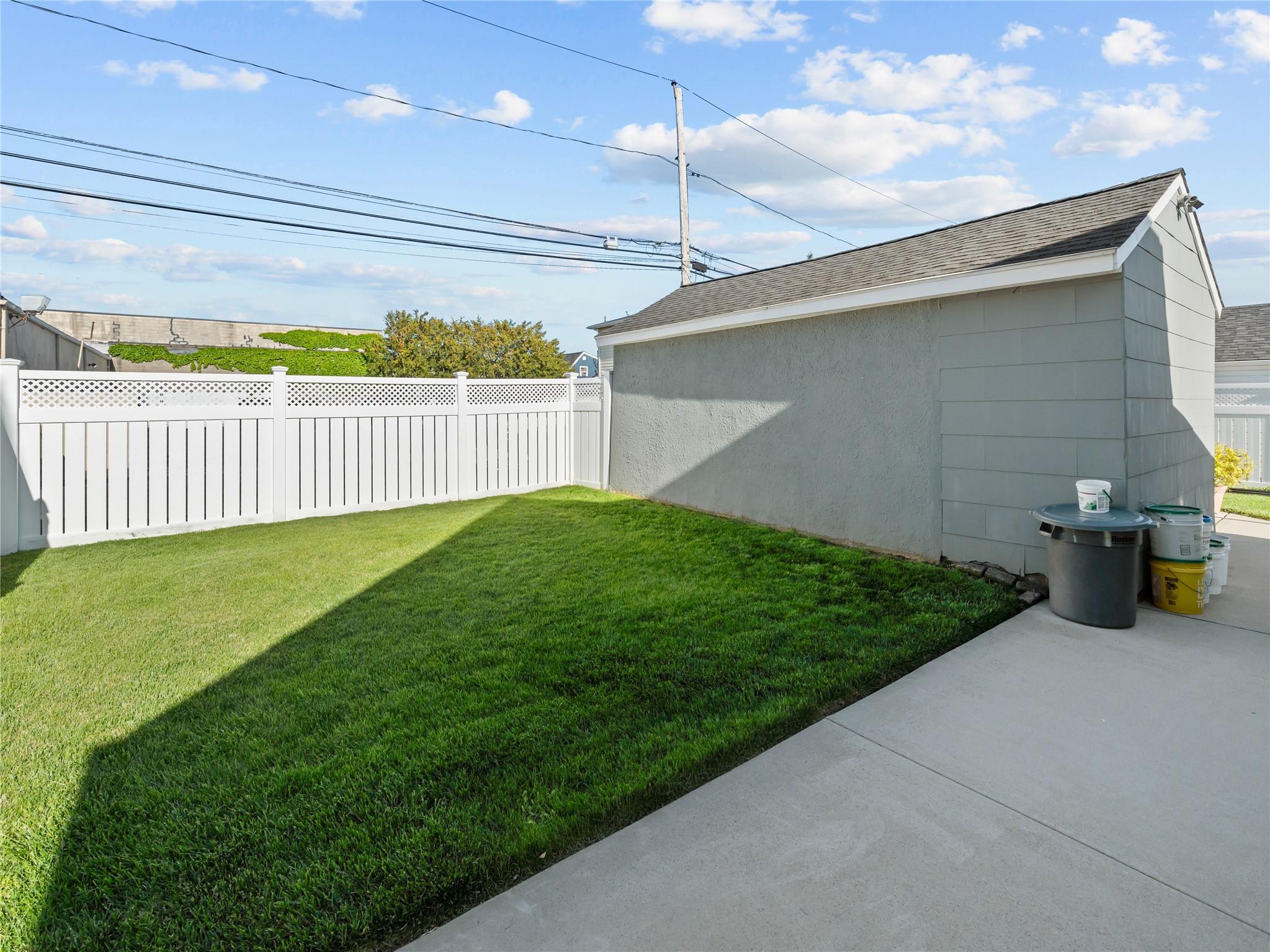 Single Family Savoy  Nassau County, NY 11003, MLS-860732-9