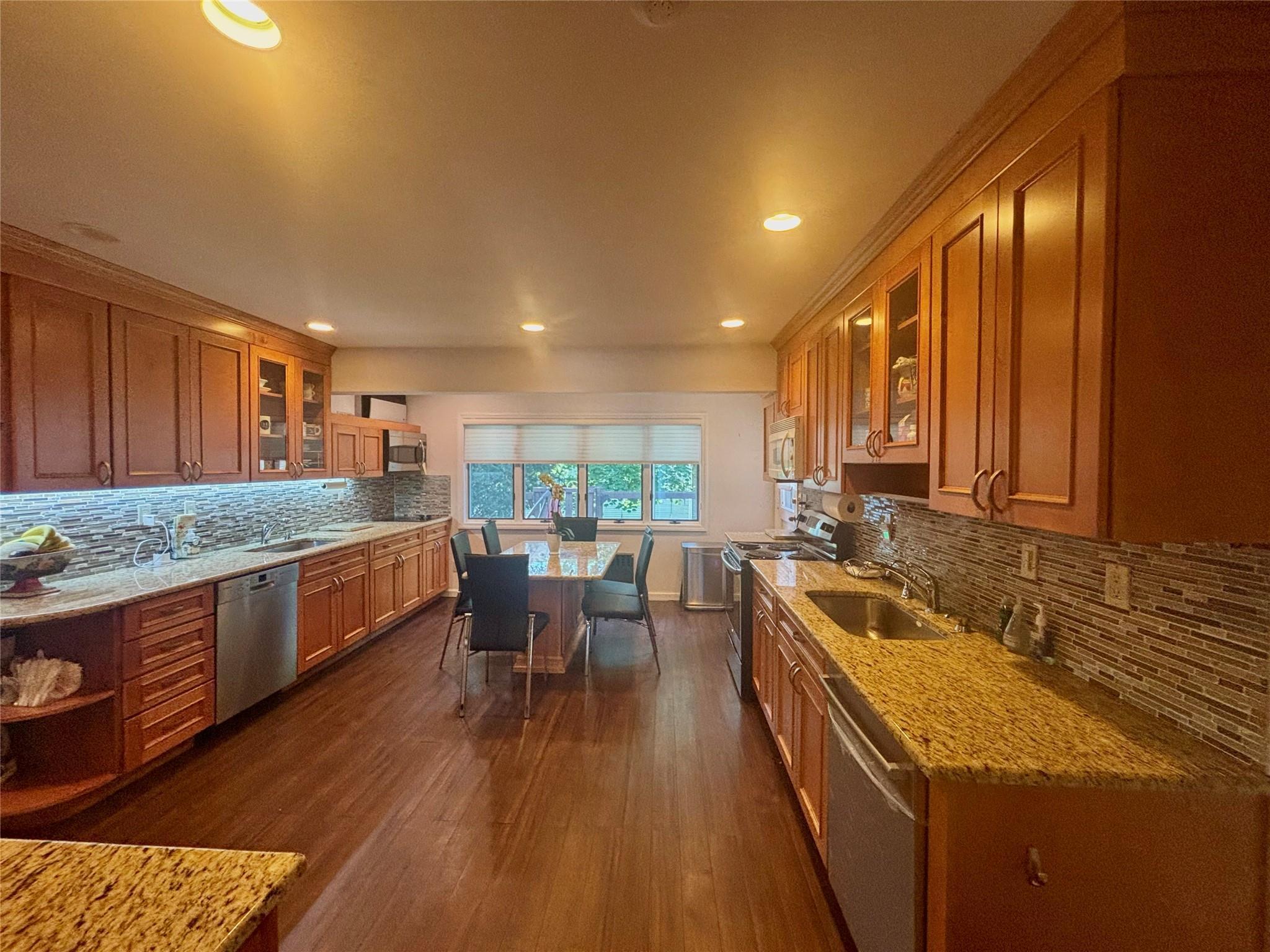 Single Family Bell  Nassau County, NY 11552, MLS-860741-3