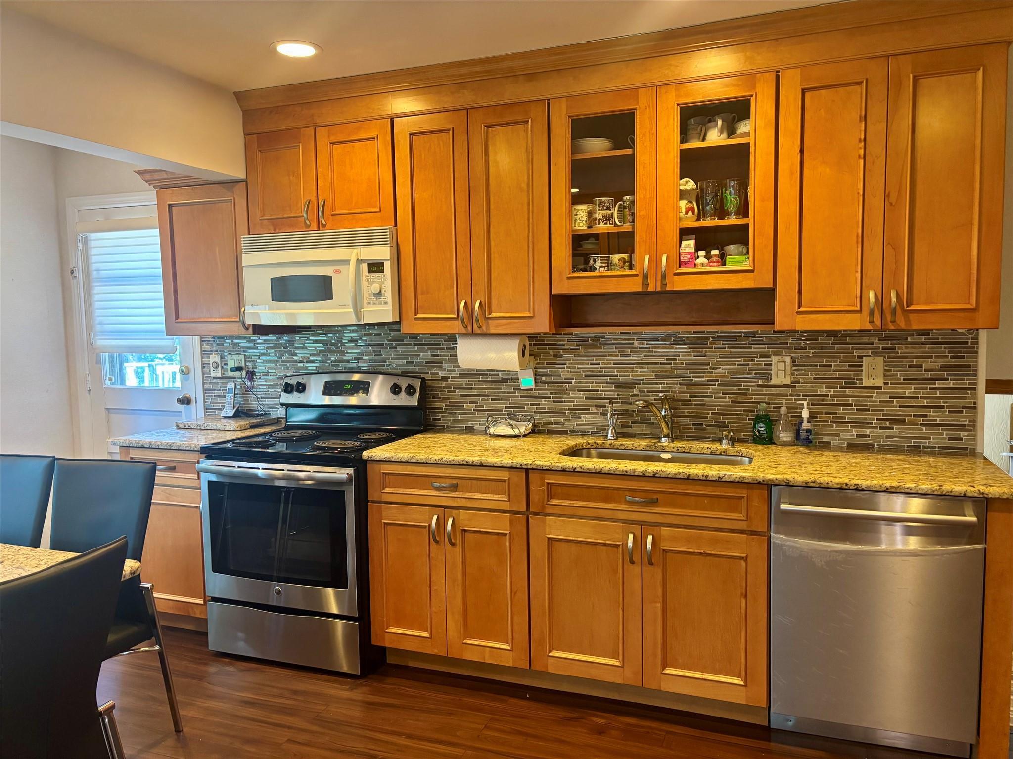 Single Family Bell  Nassau County, NY 11552, MLS-860741-4