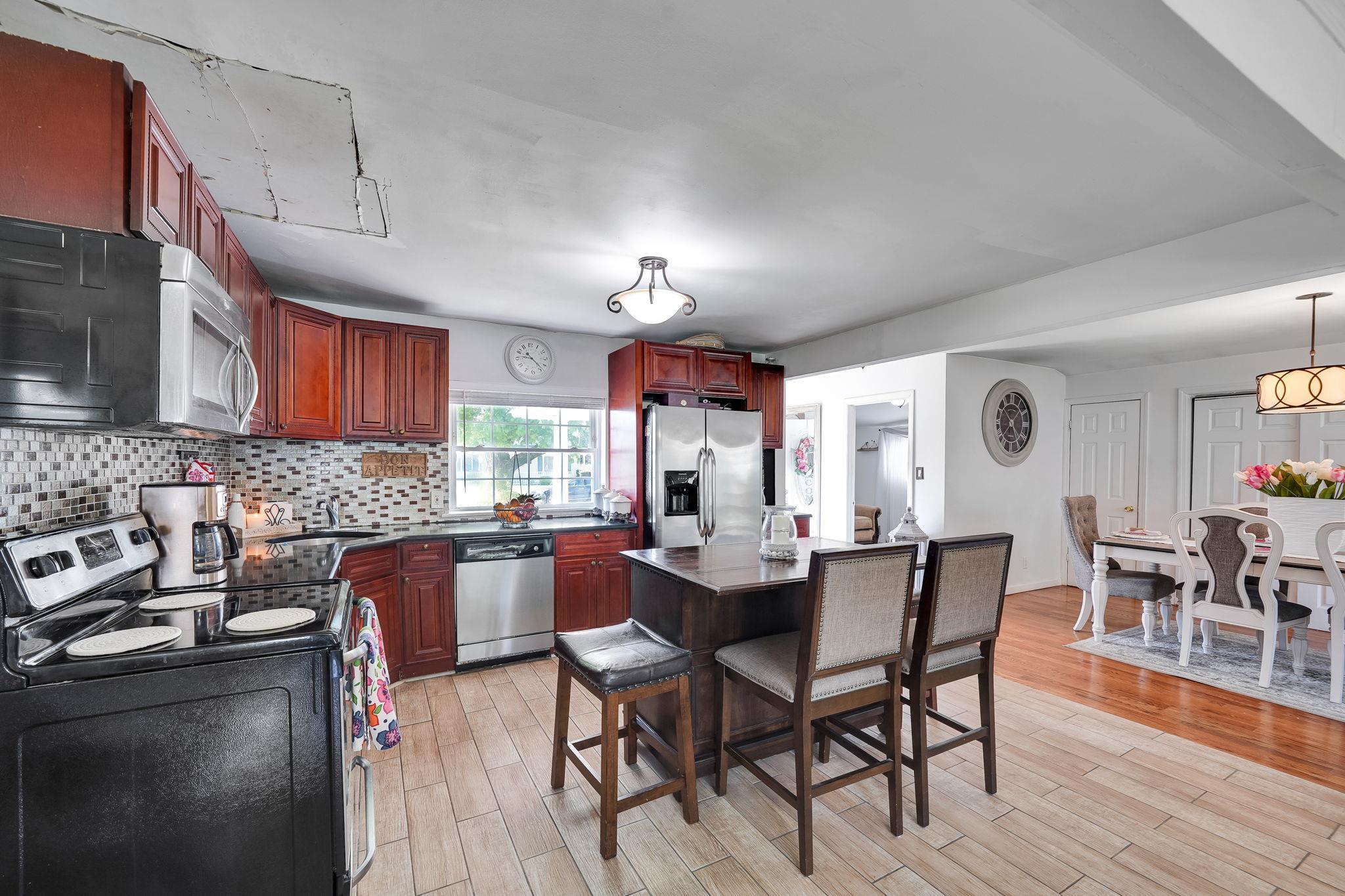 Single Family Thrush  Nassau County, NY 11756, MLS-860762-8