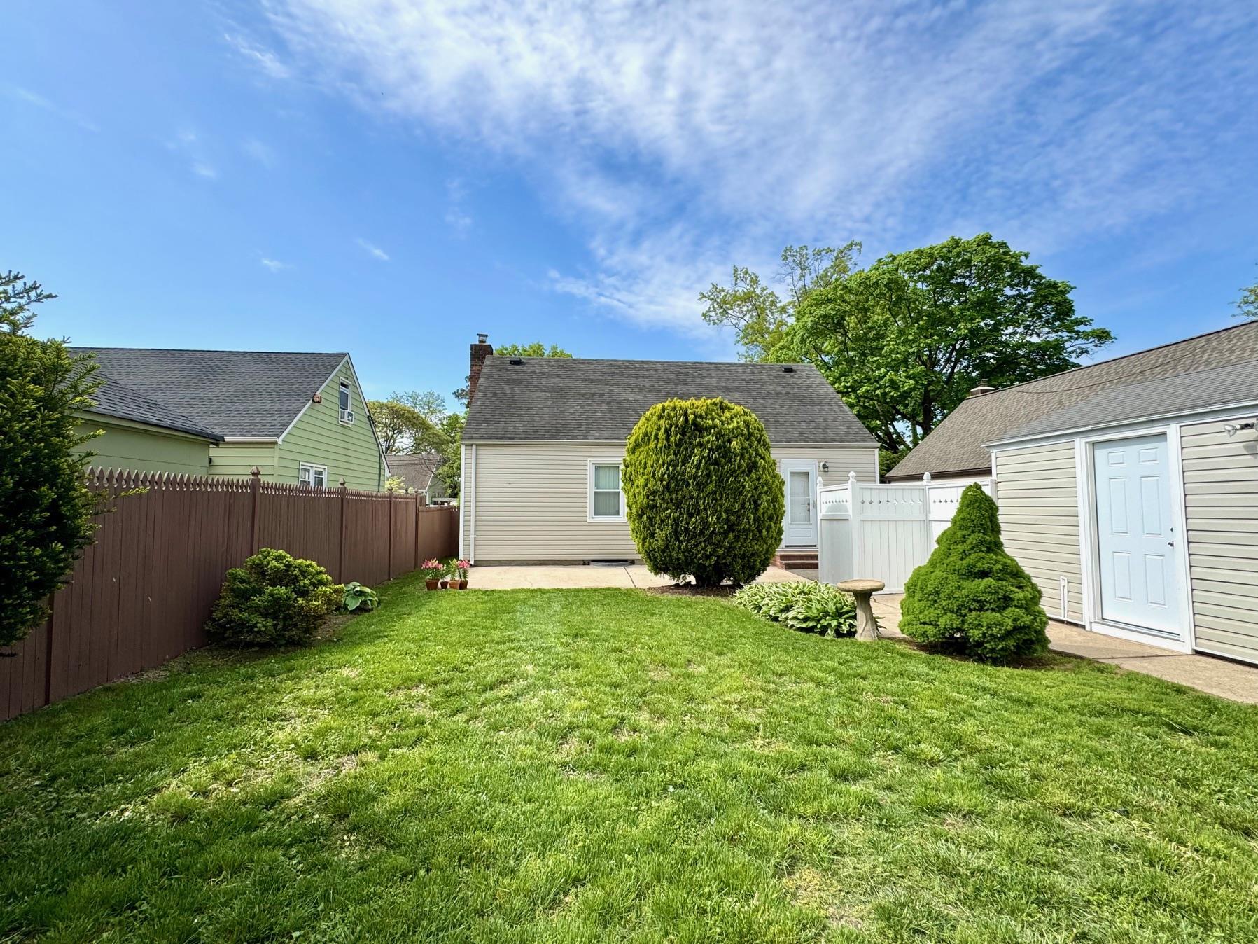 Single Family Marshall  Nassau County, NY 11550, MLS-860768-27