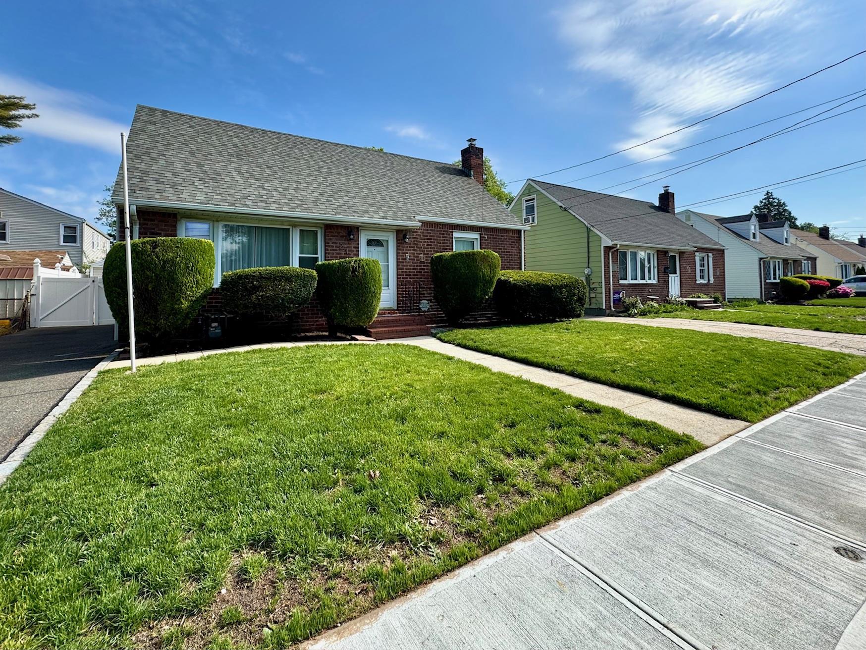 Single Family Marshall  Nassau County, NY 11550, MLS-860768-3