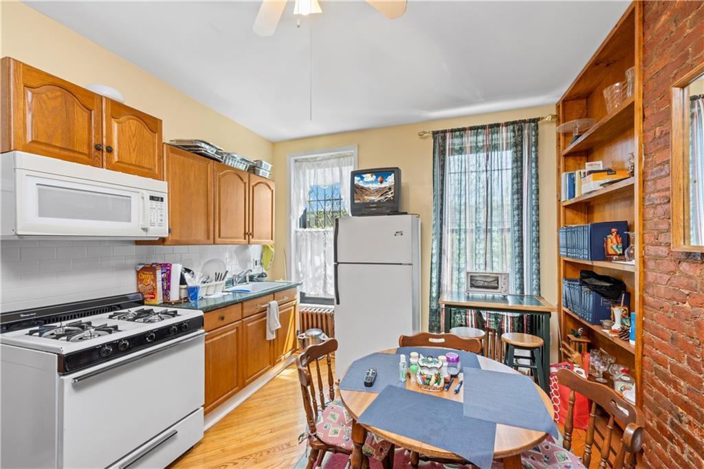 Single Family Monroe  Brooklyn, NY 11221, MLS-860782-20