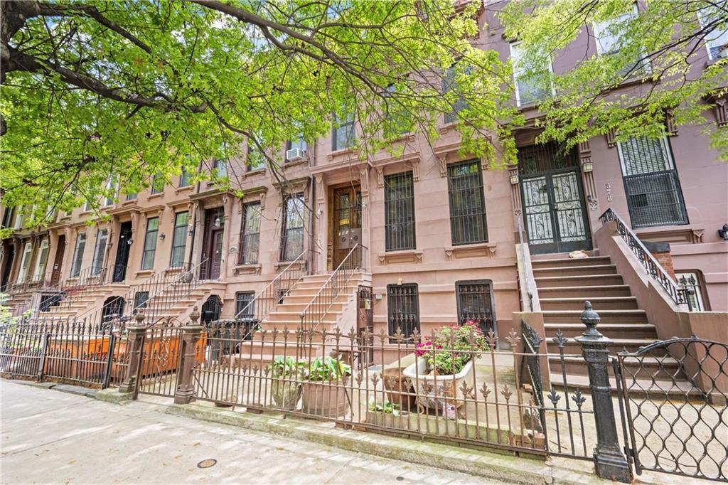 Single Family Monroe  Brooklyn, NY 11221, MLS-860782-3