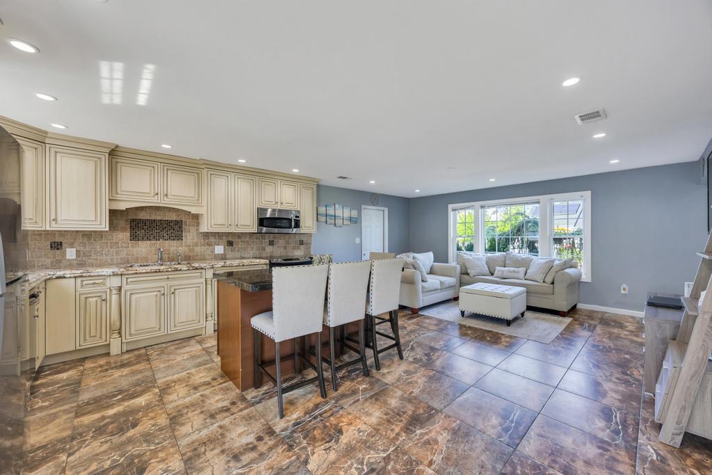 Single Family Saddle  Nassau County, NY 11756, MLS-860798-4