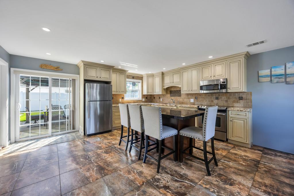 Single Family Saddle  Nassau County, NY 11756, MLS-860798-5